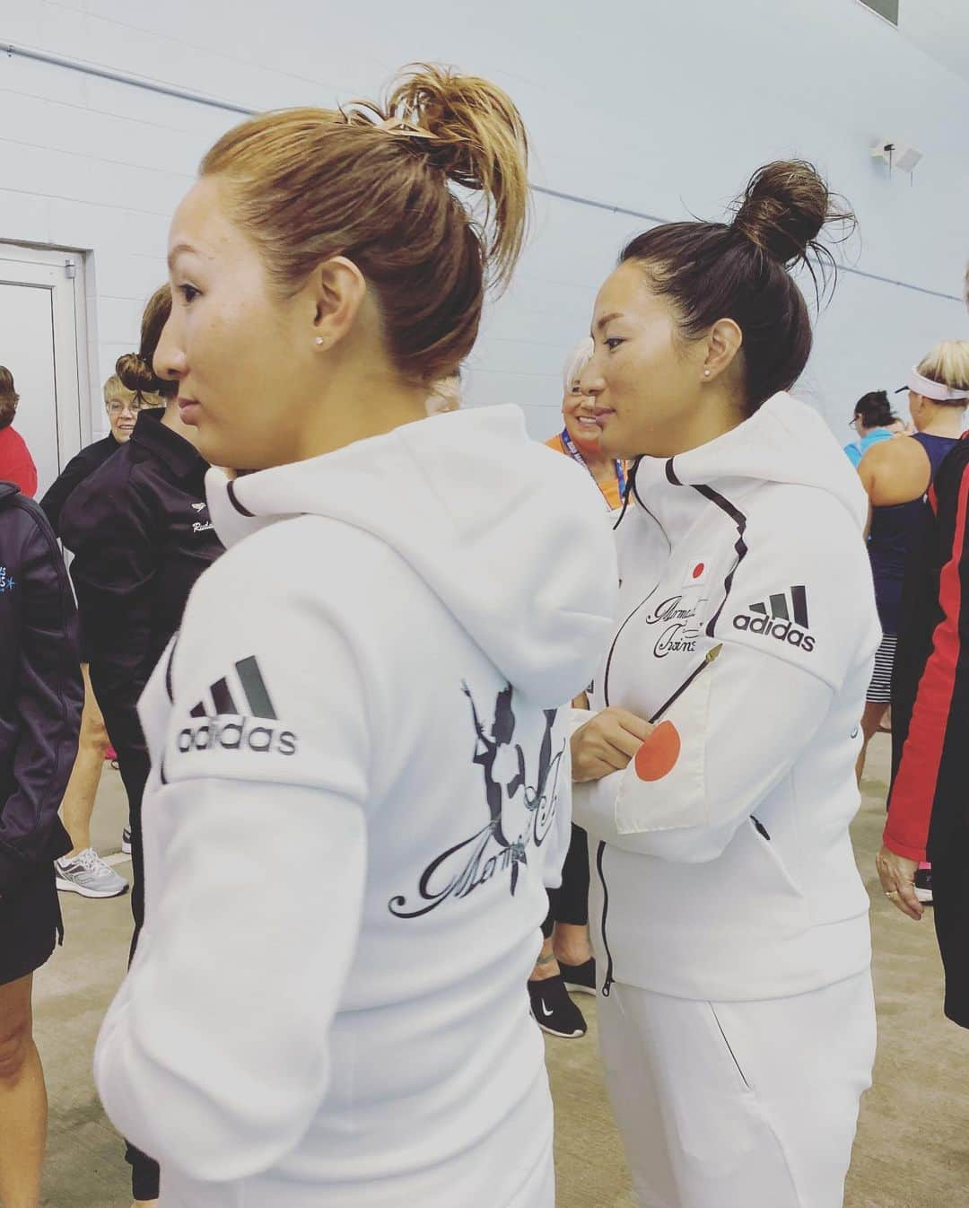 木村真野さんのインスタグラム写真 - (木村真野Instagram)「thankyou✨adidas✨ #adidas  #adidastokyo #adidastwins #mayasaya #ultraboost19 #ultraboost #twins」10月21日 9時11分 - mayakimura5