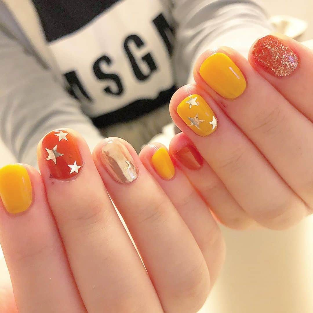 Kana Kobayashiさんのインスタグラム写真 - (Kana KobayashiInstagram)「#nails #星ネイル #Halloween カラー #ネイル #ミラーネイル」10月21日 9時54分 - anela_kana