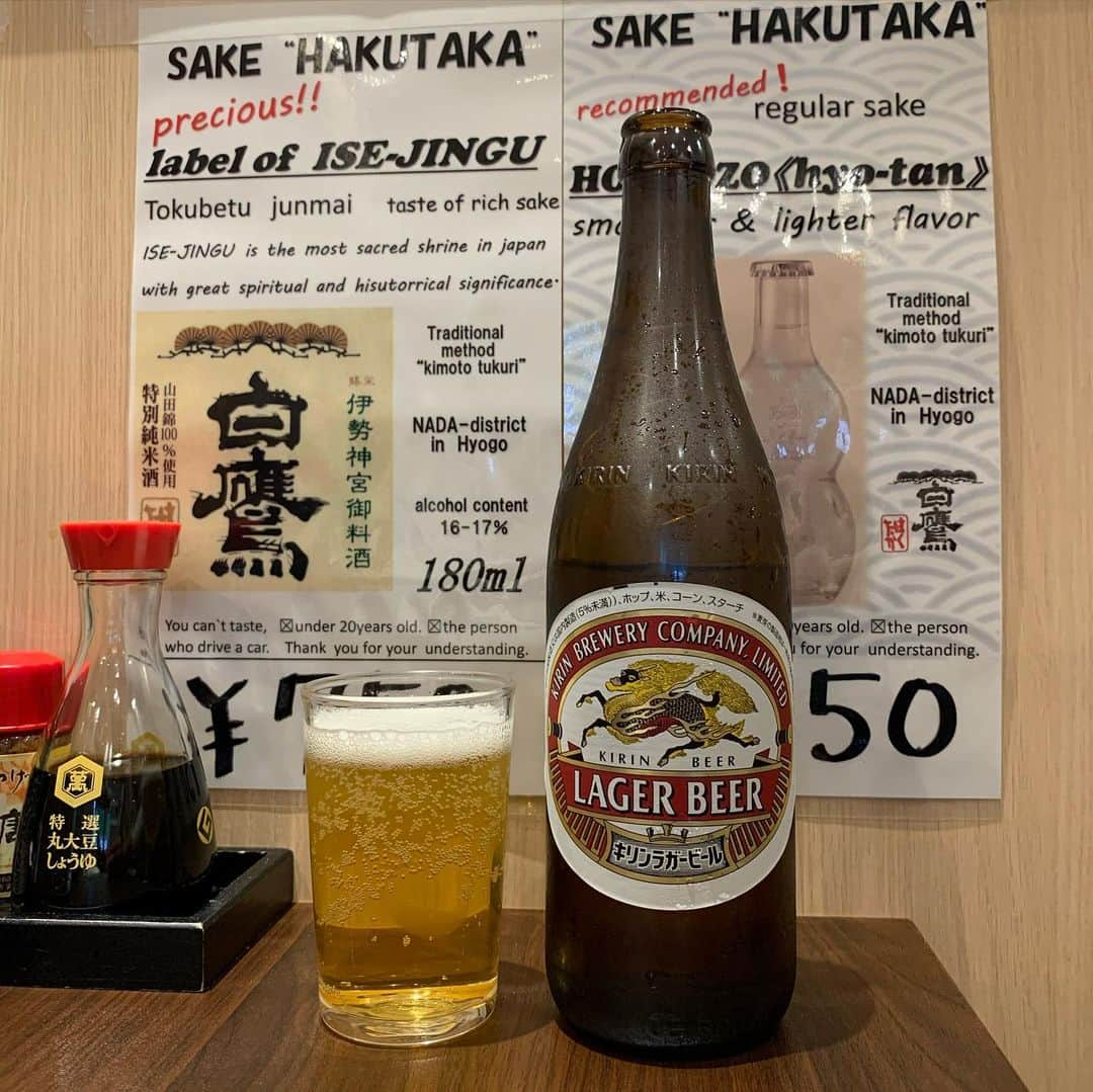 くろさんのインスタグラム写真 - (くろInstagram)「平日休みを堪能🍺 朝からビール🍺 朝から天ぷら🍤 9時頃到着したら3名待ち 20分弱待ちで、食べ終わって出てきたら大行列でしたw #天ぷら天房 #豊洲市場 #築地から移転 #豊洲市場青果部 #朝からビール #朝ビ #市場めし #市場ごはん #豊洲ごはん」10月21日 10時09分 - m6bmw