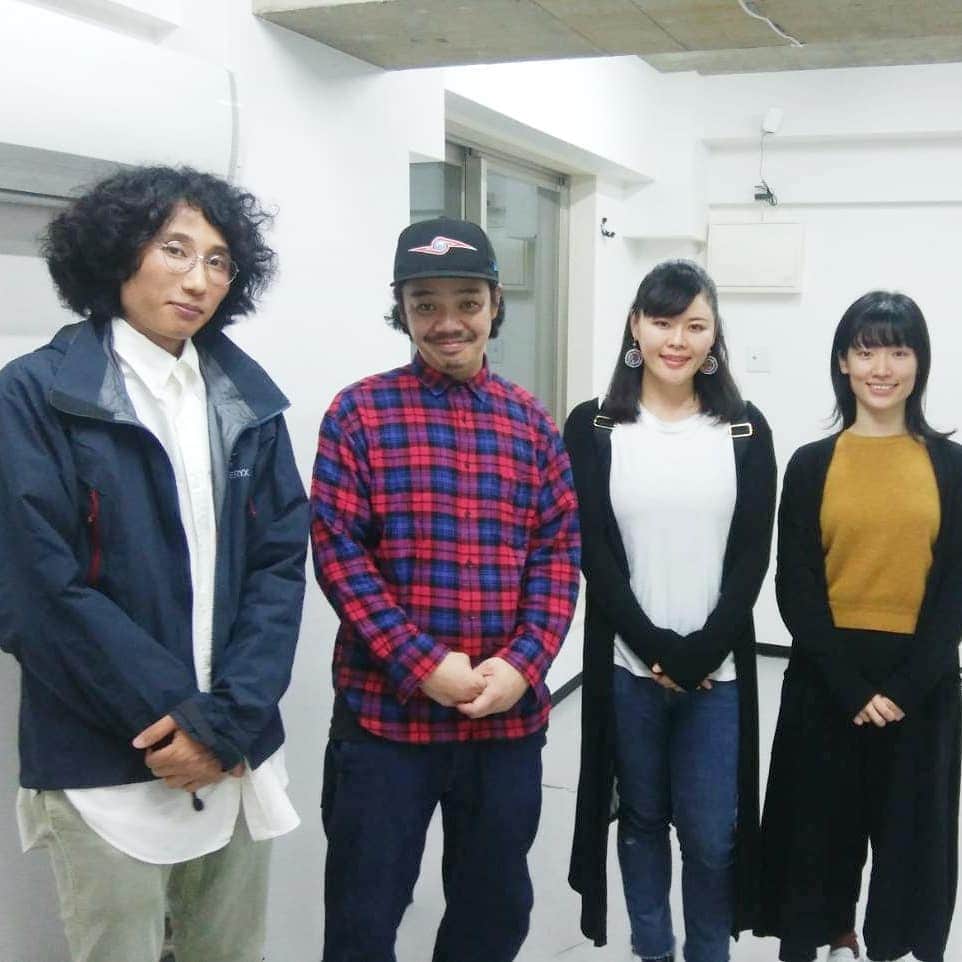 川面千晶のインスタグラム：「10月25日と26日にテアトロコント出演しますので、是非お越しくださいませ!! 演劇とお笑いのライブになっております〜 川面は、水素74％という劇団の枠で出演します😆  テアトロコントvol.40  10月 25日（金）19:30 26日（土）14:00  出演：水素74％、関田育子（両日）、 空気階段、ファイヤーサンダー（25日）、 わらふぢなるお、クロコップ（26日） ◆４ユニット交代で30分ずつ上演を行います。  料　金： 当日券＝大人2,500円／学生1,900円／高校生・演劇・お笑い研1,200円／会員2,200円 前売券＝大人2,300円／学生1,700円／高校生・演劇・お笑い研1,000円／会員2,000円 □会員＝ユーロスペースおよびシネマヴェーラ会員 □当日券は開演1時間前から販売開始。 ※※ ※※ 水素74％では、「未知との遭遇」という作品をやります。 ナンパに繰り出した男がひどい目に遭う、というお話です。  作・演出　田川啓介 出演：川面千晶(ハイバイ)　須田拓也　矢野昌幸李そじん(青年団/東京デスロック)」