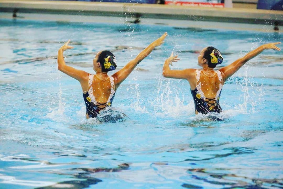 木村真野のインスタグラム：「#artisticswimming #synchro #mayasaya #water #swim #swimmers #シンクロ #演技 #まやさや」