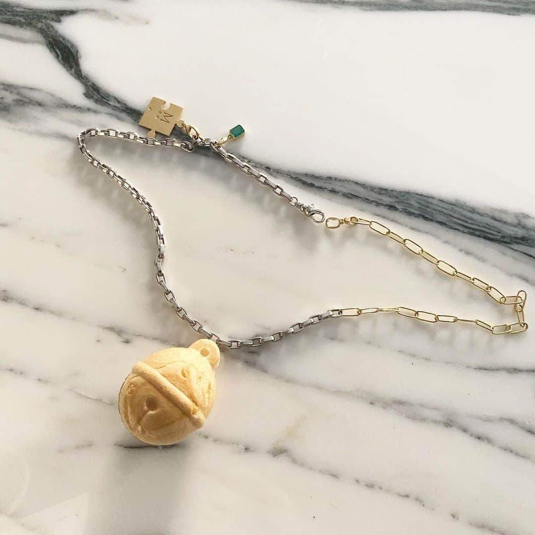 稲木ジョージのインスタグラム：「Charm idea? 🤔 🔔」