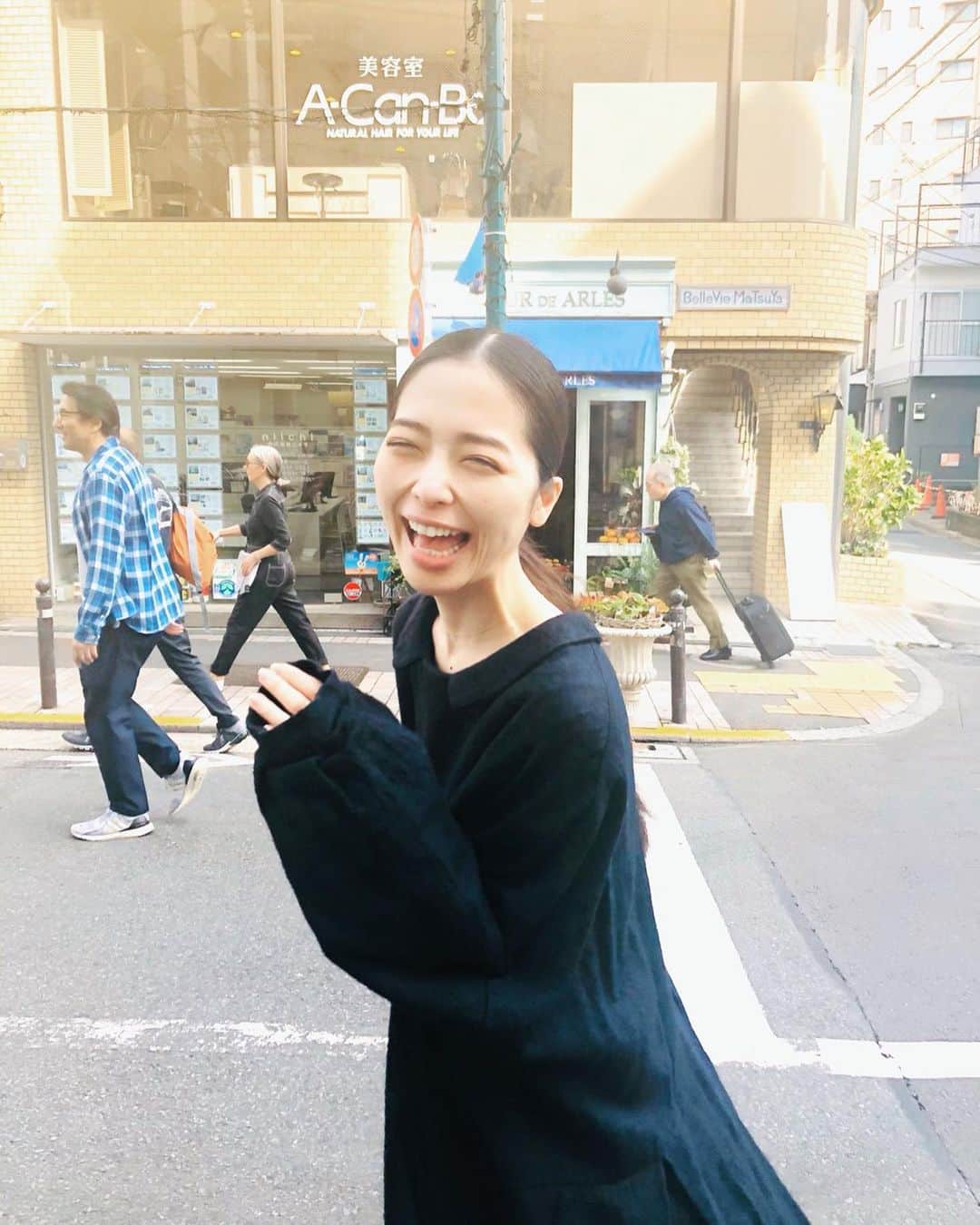 久保陽香さんのインスタグラム写真 - (久保陽香Instagram)「. ドラマの撮影が終わって 昨日は忠地さんとゆるゆると朝活。  代々木公園にある｢PATH｣さんで頂いた #ダッチパンケーキ生ハムとブッラータ  呪文みたいなメニュー(笑) 甘じょっぱい絶妙なバランスが最高でした。 ごちそうさまでした。  忠地さんからいただいた尾道のお土産は とっても可愛らしいお顔のはっさくさん。 美味しくいただきます〜  昨日は天気がよくてお散歩気持ちよくて おかげで久保の顔もふにゃふにゃなりました。 大事なゆるゆる時間。」10月21日 10時22分 - kubo_haru