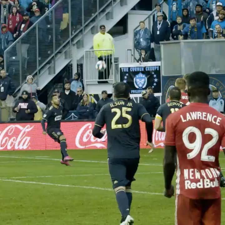 マルコ・ファビアンのインスタグラム：「Una noche que jamás olvidaré, de esas con las que todos sueñan en el fútbol...darle el gol de la victoria a tu equipo en tiempos extras, pero el gol es solo la recompensa de lo que hicieron mis compañeros, un gran partido y todo el mérito es para ellos!  Dije que vendría hacer historia y hoy es primera vez que este equipo avanza a semifinales, gracias Philly, demostrando que con este gol las cosas que pasan internamente, no es el reflejo de lo que muestras en la cancha... como siempre he sido un profesional y un triunfador.  A Night to remember, the ones that everybody dream in futbol. Score the winning gol in overtime, but it’s only the reward of my team mates hard work, a great match and all the merit is for them. I said I came to make history, and today is the first time that this team reach semifinals, thank you Philly. This goal shows that the things happens internally, does not reflect what you show on the field, as always I have been a professional and a winner.  #phillyornothing #todasal10 #tunelesincluidos #magia #gloriaadios #paciencia #karma #glücklich #semifinales #mls 🤫」