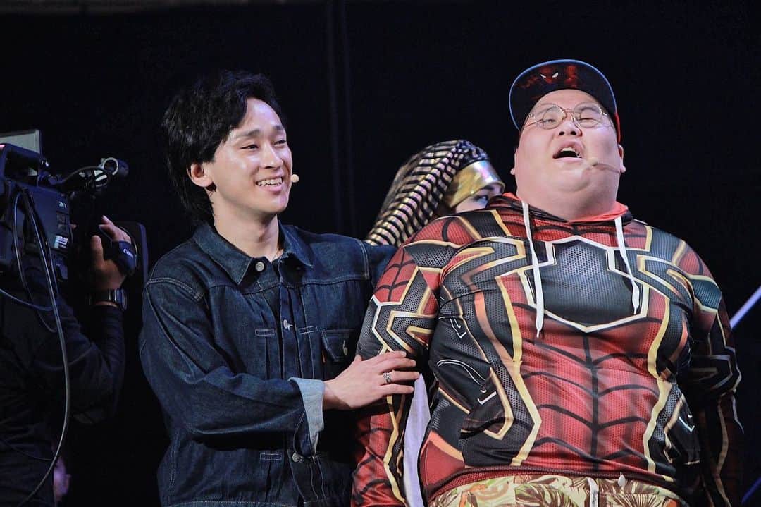 としみつのインスタグラム：「UFES.2019 Variety東京in幕張メッセイベントホール  今年もufesのステージに立たせてもらいました。UUUMに入って3年目のufes、素晴らしい景色をありがとう。 (写真はTwitterから保存させていただきました🙇‍♂️) #ufes#ufes2019」