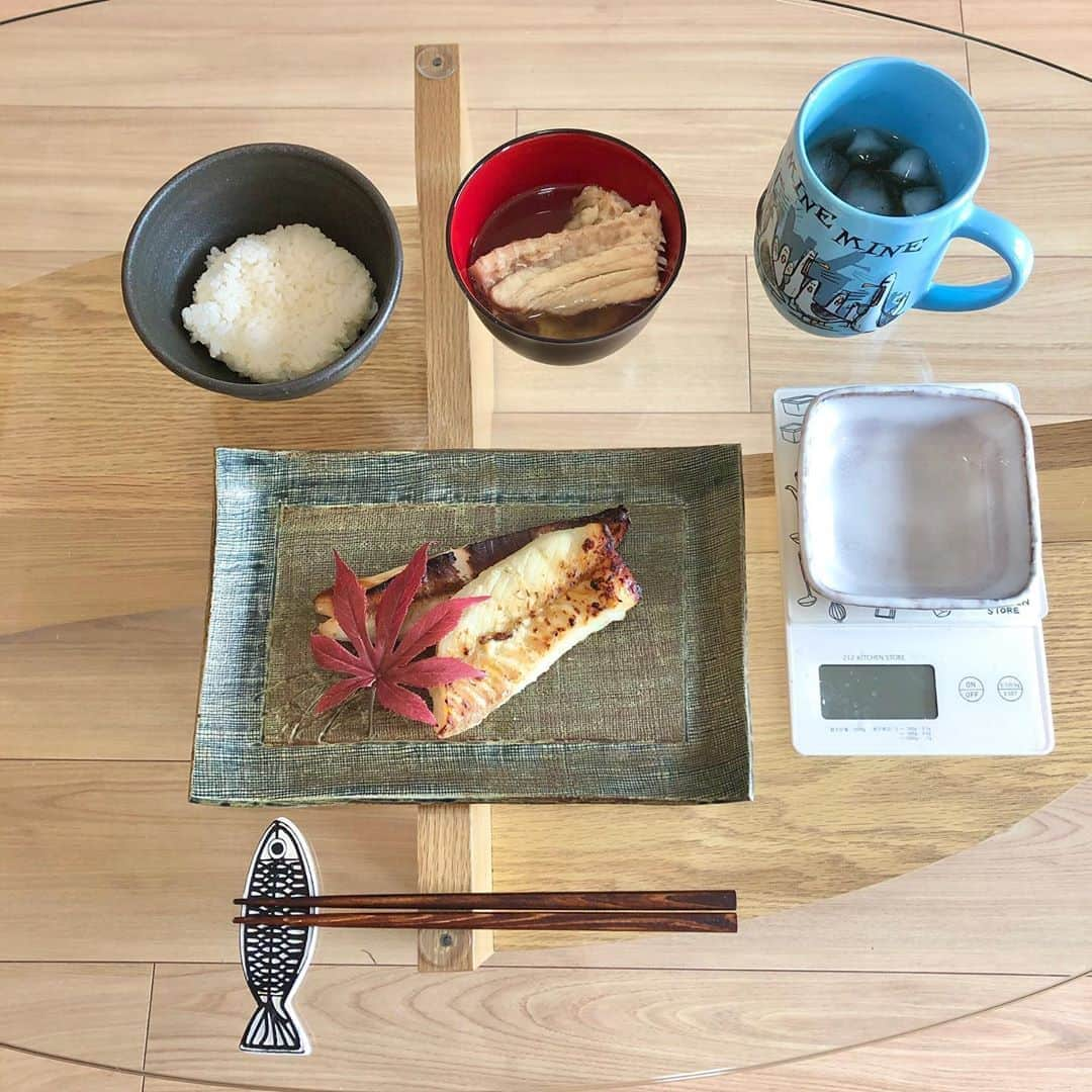 山縣亮太さんのインスタグラム写真 - (山縣亮太Instagram)「今シーズンも終わりましたが、魚を食べてまた頑張ります！ #イナダ　#スズキ　#キントキダイ　#マダイ　#釣り　#さかなばっか　#料理」10月21日 11時47分 - y.ryo34