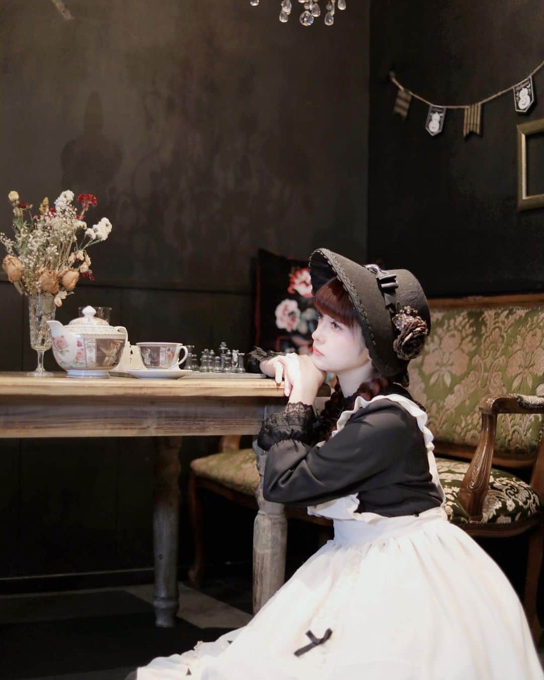 青木美沙子さんのインスタグラム写真 - (青木美沙子Instagram)「ゴシッククラシカルロリータ🖤† お洋服などはタグ付け🏷してるよみてねー🖤🖤🖤†」10月21日 12時02分 - misakoaoki