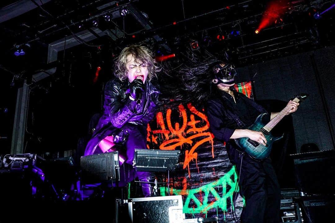 のインスタグラム：「Thanks for a great show at the Varsity Theater!! Hope to see you again soon Minneapolis!! #HYDELIVE2019US #DIVISIONS2019 #Minneapolis #STARSET #PALISADES #ABRILLIANTLIE」