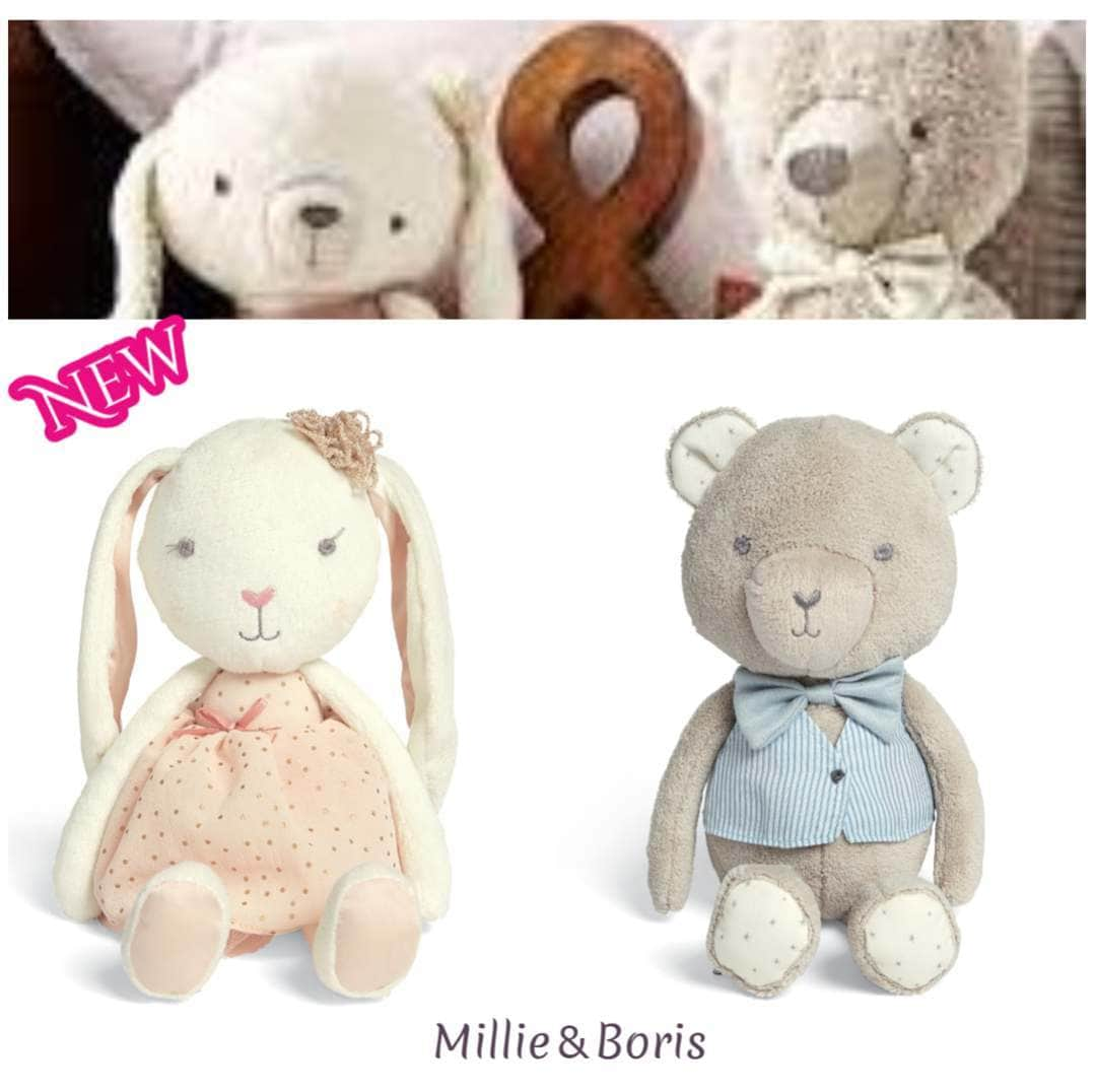 Mamas & Papas Japanのインスタグラム：「みなさん、こんにちは。  今日は、人気シリーズ「Millie & Boris」（ミリー＆ボリス）のデザインリニューアルのお知らせです。 お顔がこんなに変わります!!☺ キルトやスリーパーなどは順次変更になりますが、人気のぬいぐるみは完全に新しいもので再デビュー致します💕  どうぞお楽しみに。  #ママスアンドパパス #マタニティ#マタニティフォト #初マタ #初マタさんと繋がりたい #ベビー用品 #出産準備 #出産祝い ☛只今、公式ショップはクローズしております。ご不便をお掛け致しますが、準備を進めておりますのでもう少々お待ちください。」