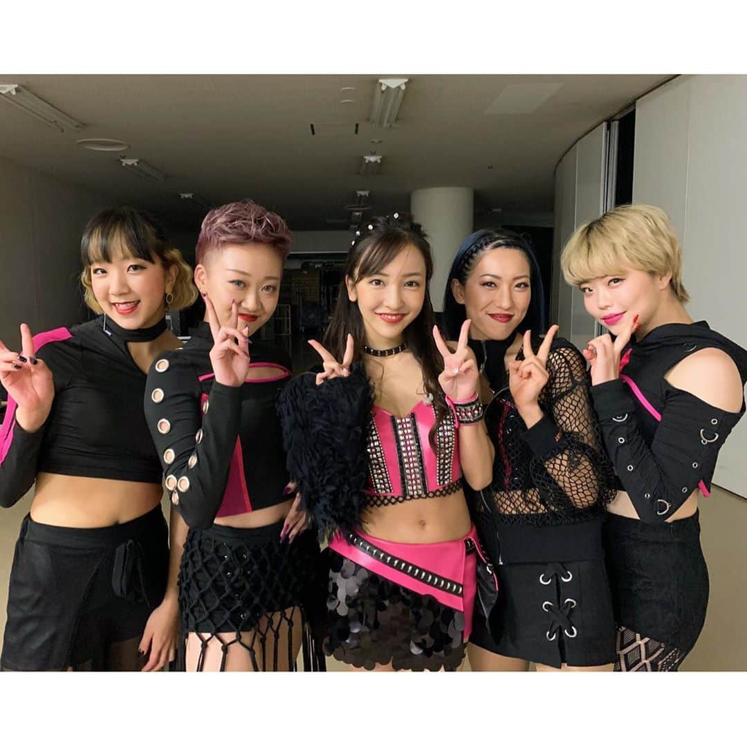 板野友美さんのインスタグラム写真 - (板野友美Instagram)「"T"tour はじまりました❤️❤️❤️ . . .  初日大阪😚  たくさんの方が来てくださって 感謝感謝です。 ありがとうございました！  今週末は "横浜"  地元LIVEです❤️ . .  アルバム曲たくさん聴いて 予習してきて下さいね¨̮⑅*」10月21日 12時46分 - tomo.i_0703