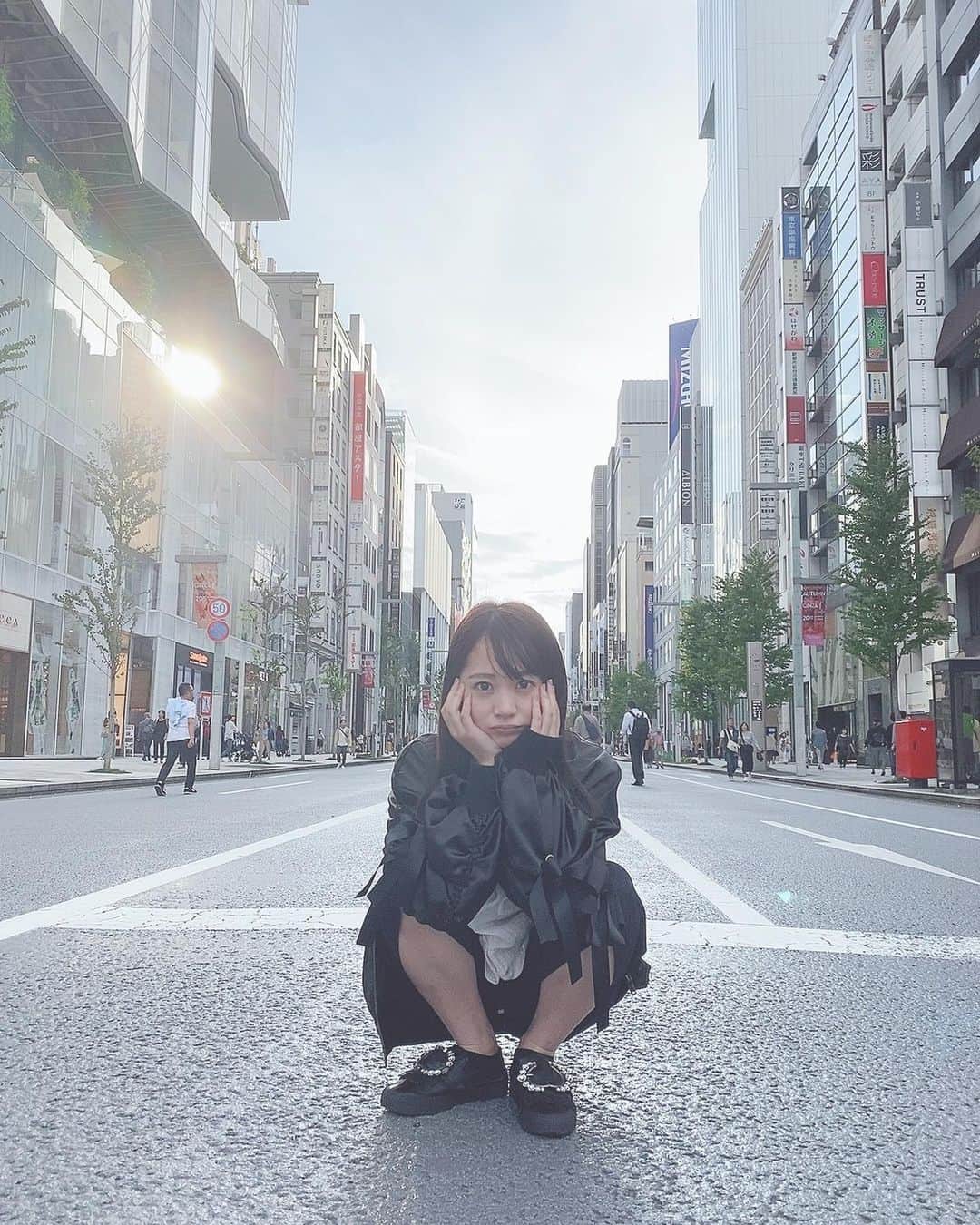のインスタグラム：「全て #11pro 3枚目すごい。 最近ファンデをつけてない。😌✨」