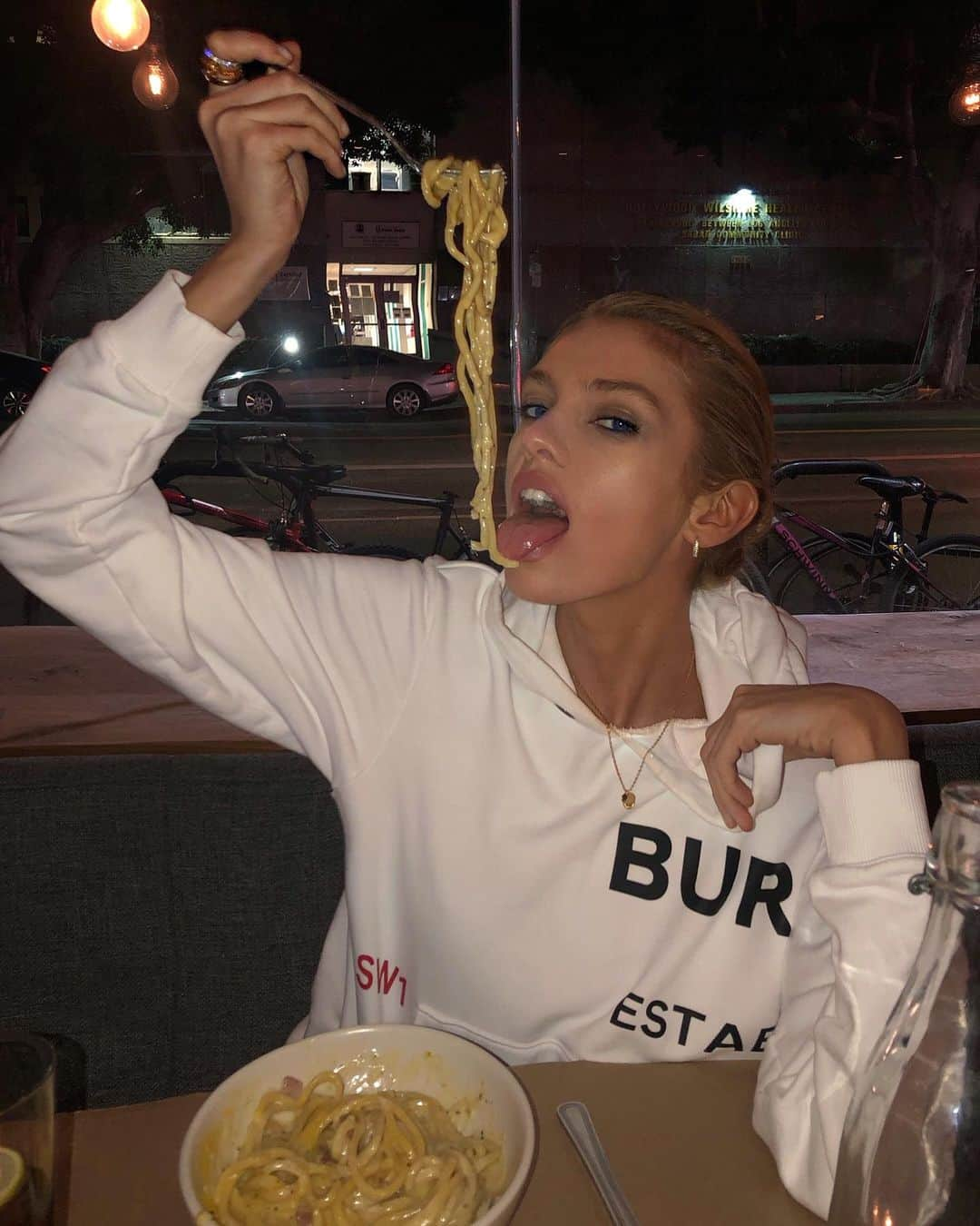 ステラ・マックスウェルさんのインスタグラム写真 - (ステラ・マックスウェルInstagram)「Pasta la vista」10月21日 14時43分 - stellamaxwell