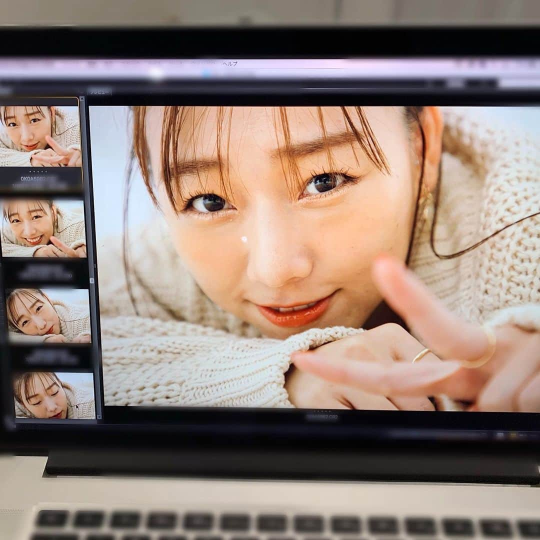 須田亜香里さんのインスタグラム写真 - (須田亜香里Instagram)「. . . 誰？！ . . . . . と思ったあなた！ すみません。 須田亜香里です。 . . 恐縮ですが NON-NO(@nonno_magazine )発売中 見開きドーン！で載せていただいていて、幸せすぎます🌙 . . . 接近戦でもナチュラルに見せながら盛るメイクテクニックや、接近戦だからこそ使えるワザみたいなものも紹介させてもらったので、参考にしてみてね🥰 紙面は厳選された別の写真が使われております。 メイクってすごいよね。 女の子って楽しいね☺️ . . #ノンノ #nonno #人類モテメイク #メイクテク . . また載ることが出来たのも、前回の掲載で皆が沢山の反響をくれたからこそ。 アイドルに応募する前、ファッション誌に乗るのが夢だった私にとって、最高のプレゼント！ありがとう❤️」10月21日 15時09分 - akarisuda