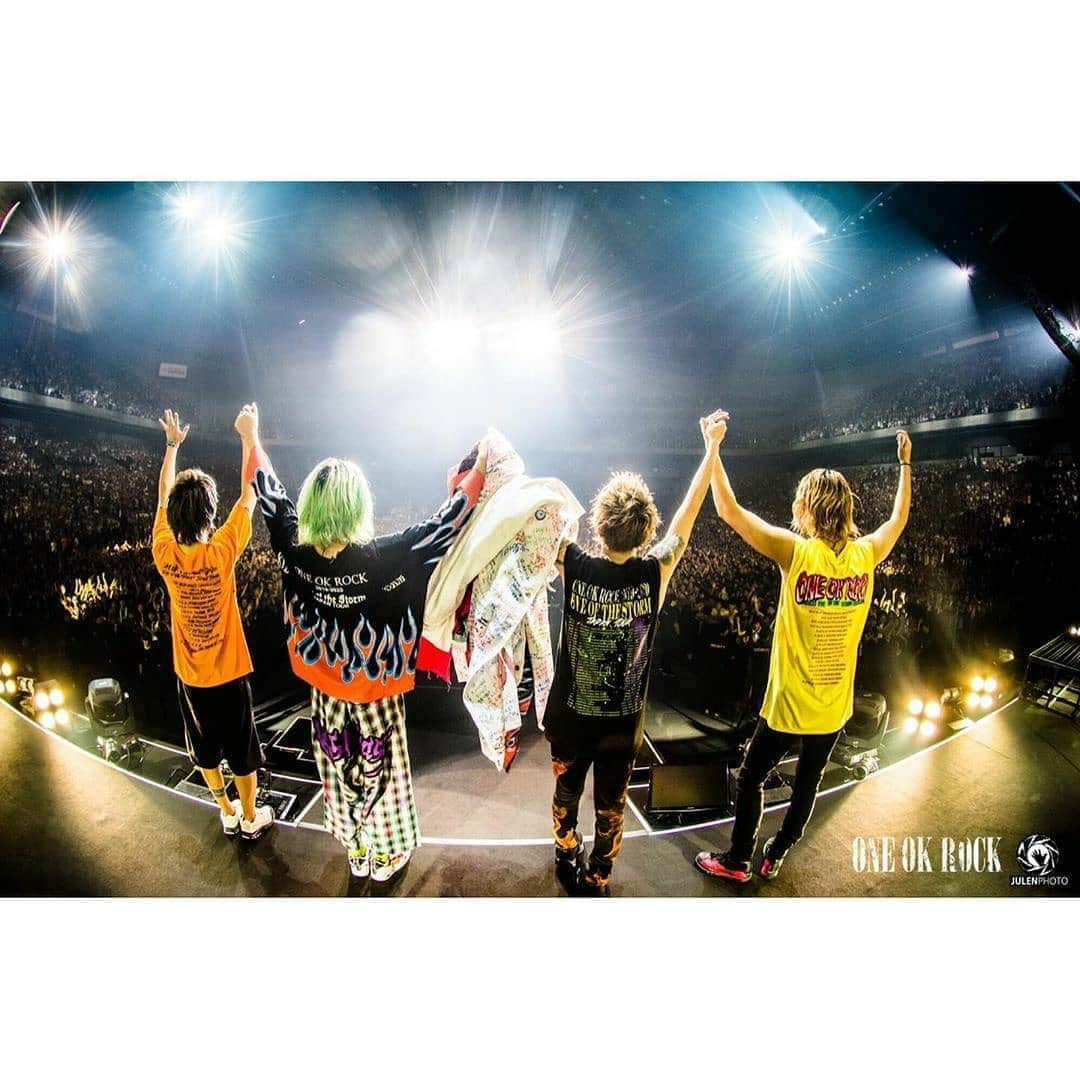 ONE OK ROCK WORLDさんのインスタグラム写真 - (ONE OK ROCK WORLDInstagram)「EYE OF THE STORM JAPAN TOUR 2019-2020 埼玉,埼玉スーパーアリーナ(2日目)  _ @10969taka  埼玉２日目。完全燃焼。 また会いましょう。ありがとう。 @oneokrockofficial  Saitama Day 2. All burnt out.  Let's meet again. Thank you.  _ @toru_10969  埼玉アリーナのエネルギー全て受け取った！今日はいい夢見れそう。また会える日まで！おやすみなさい。📸 @julenphoto  The energy from Saitama Arena, I have received all of it! Looks like I'll have good dreams tonight. Until we meet again! Good night! 📸 @julenphoto  _ @tomo_10969  埼玉2日目🔥 1番後ろまで届いたかな めちゃくちゃ楽しかったね。 幸せな空間、ありがとうね。  @cazrowaoki 📸 #ハッピーウェディング #すごいぞきゅうめい  明日から少し体をリフレッシュ🛁 埼玉ありがとう☺️✨ @julenphoto 📸 #出し切り太郎達  Saitama Day 2🔥 I wounder if it reached all the way to the back It was super fun.  Thank you for the happy time!  @cazrowaoki 📸 #ハッピーウェディング #すごいぞきゅうめい  I'll refresh my body from tomorrow🛁 Thank you Saitama☺️✨ @julenphoto 📸 #出し切り太郎達  _ @ryota_0809  埼玉最高すぎ！！ みんなの熱気凄かった。 幸せな時間をありがとう！ いや〜もう体力残ってない....広島までしっかり充電せな😴☀ Photo by @julenphoto 📸  Saitama you're too awesome! !  Everyone's hype was great.  Thank you for the happy time!  Phew~ I've got 0 energy left in my body....I'll properly recharge before Hiroshima's show 😴☀ Photo by @julenphoto 📸  #oneokrockofficial #10969taka #toru_10969 #tomo_10969 #ryota_0809 #fueledbyramen #eyeofthestorm #eyeofthestormjapantour20192020」10月21日 15時41分 - oneokrockworld