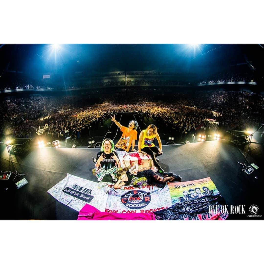 ONE OK ROCK WORLDさんのインスタグラム写真 - (ONE OK ROCK WORLDInstagram)「EYE OF THE STORM JAPAN TOUR 2019-2020 埼玉,埼玉スーパーアリーナ(2日目)  _ @10969taka  埼玉２日目。完全燃焼。 また会いましょう。ありがとう。 @oneokrockofficial  Saitama Day 2. All burnt out.  Let's meet again. Thank you.  _ @toru_10969  埼玉アリーナのエネルギー全て受け取った！今日はいい夢見れそう。また会える日まで！おやすみなさい。📸 @julenphoto  The energy from Saitama Arena, I have received all of it! Looks like I'll have good dreams tonight. Until we meet again! Good night! 📸 @julenphoto  _ @tomo_10969  埼玉2日目🔥 1番後ろまで届いたかな めちゃくちゃ楽しかったね。 幸せな空間、ありがとうね。  @cazrowaoki 📸 #ハッピーウェディング #すごいぞきゅうめい  明日から少し体をリフレッシュ🛁 埼玉ありがとう☺️✨ @julenphoto 📸 #出し切り太郎達  Saitama Day 2🔥 I wounder if it reached all the way to the back It was super fun.  Thank you for the happy time!  @cazrowaoki 📸 #ハッピーウェディング #すごいぞきゅうめい  I'll refresh my body from tomorrow🛁 Thank you Saitama☺️✨ @julenphoto 📸 #出し切り太郎達  _ @ryota_0809  埼玉最高すぎ！！ みんなの熱気凄かった。 幸せな時間をありがとう！ いや〜もう体力残ってない....広島までしっかり充電せな😴☀ Photo by @julenphoto 📸  Saitama you're too awesome! !  Everyone's hype was great.  Thank you for the happy time!  Phew~ I've got 0 energy left in my body....I'll properly recharge before Hiroshima's show 😴☀ Photo by @julenphoto 📸  #oneokrockofficial #10969taka #toru_10969 #tomo_10969 #ryota_0809 #fueledbyramen #eyeofthestorm #eyeofthestormjapantour20192020」10月21日 15時41分 - oneokrockworld