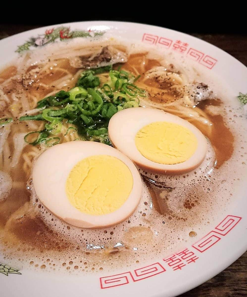 中川貴志さんのインスタグラム写真 - (中川貴志Instagram)「このラーメンが最近のお気に入り。😃 飲んだあとでも先でもあっさりで良いかと🎵  #かしみん焼き #うらなんば #粉もん #お好み焼き #〆のラーメン #弐箱 #大阪 #美味しい #岸和田名物 #粉もんやのにヘルシー #日式什锦煎饼 #グルメな人に食べて欲しい  #FoodPorn#japan#gourmet#foodie#instafood#instagood#instalike#love#like#picoftheday#osakafood#japanquality」10月21日 16時08分 - takashi__nakagawa