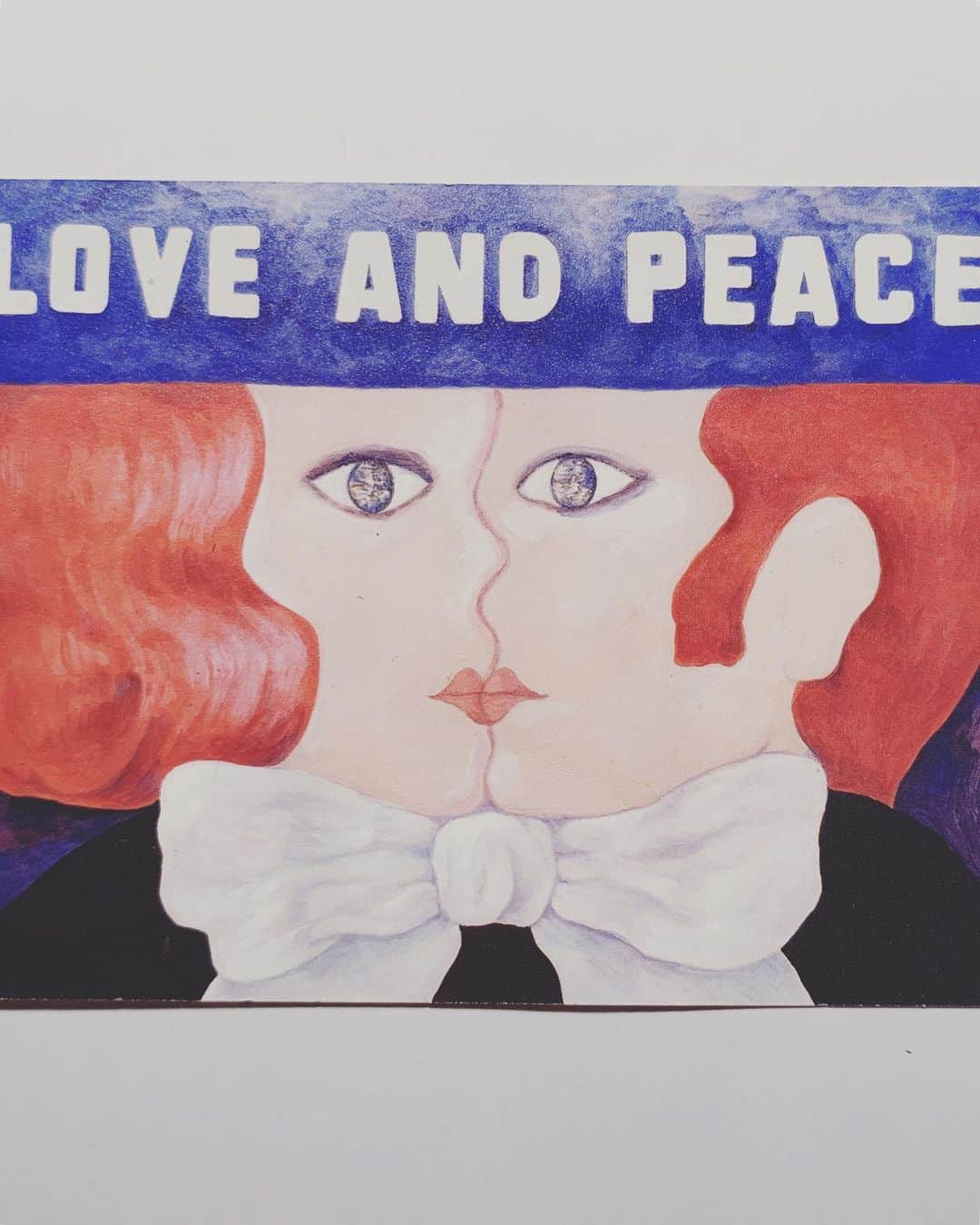 五月女ケイ子のインスタグラム：「本日から開催の、PEACE CARD 2019 東京に はると2人で、参加させていただきます。  ピースをこめてドキドキワクワクしながら、作品を作りました。  学校の文化祭の展示で、たまたま多摩川の洪水について調べていたはるにとって、今回の台風被害は他人事とは思えなかったようです。 何かできることはないかと話して、今回の原画の売り上げを寄付させていただくことにしました。  会期中も、みなさんのピースカード受け付けているそうです。 ご参加していただけたら喜びます。  2019年10月21日（月）〜10月26日（土） @ MAYA2 ・・・・・・・・・・・・・・・・・・ ・・・・・・・ピースカードは平和の絵はがき展。 一年に一度平和のために絵を描き、絵はがきにして送り、平和について考える機会を持とうというものです。 あなたのピースを絵はがきにして、宛名面にPEACE CARDという文字を入れ、ピースメッセージを書き入れて、ピースカード展会場宛に開催の前週に届く 【送り先】 〒107-0061 東京都港区北青山2丁目10－26 MAYA２ 「PEACE CARD 2019 東京展」  届けられたカードは、そのまますべて展示に加えられます。すべてのカード展は、参加無料です。 ピースカード東京は、1988年の開始以来、今年で32年目となります。 今年のピースカード東京のテーマは『トコトコピース』です。 同じ週に併設のギャラリーハウスマヤで個展をされるピースカード初期からの参加者 山本祐司さんのキャッチフレーズ、できることを一歩ずつ　の「トコトコ」。 平和を大上段に考えるととてもむずかしいことに思えますが、身の回りの小さな関係を一歩ずつトコトコ重ねていくことこそが平和をつなげていくことだと考えます。 あえて言わせていただくならば、お隣やまわりの国々の人たちを悪く言い煽り立てる風潮には断じて与しない。それも「トコトコ」です。「私自身」の身の周りを数度重ねると必ずたどり着くほどの、近くて親い存在なのですから。  ぜひあなたのピースカードをお寄せください。 もちろん、今年のテーマにこだわらず広くラヴ アンド ピースな題材のカードも大歓迎です。 あなたの平和の願いを届けて下さい。 （東京展では展示の際は、ご住所など差出人の個人情報部分をテープ等で見えないよう保護します。各地の展示詳細はそれぞれのサイト等でご確認下さい） 今年のピースカードは10/21東京→10/22関西京都→10/24名古屋→11/1山梨小渕沢フィリア→12/21宮城石巻の順に展示が開催されます。各会場に開催の前週に着くようピースカードを送って下さい。 【原画展参加者】 アイバカヨ　青山タルト　あらいしづか　石井秀卓　石坂香　大須賀理恵　大石篤　大森とこ　奥田里美　長田結花　落合ゆう子　オブチジン カトウアズサ　加藤由　北見隆　くまあやこ　倉谷美代子　小牧真子　斉藤美奈子ボツフォード　櫻井乃梨子　嶋津まみ　城芽ハヤト　すがゆり　臧晗晶　五月女ケイ子・はる　石哲元　高橋みわ　谷口シロウ　ツトム・イサジ　中村幸子　中村桃子　夏秋妥世　にらづかかずこ　早川世詩男　林・恵子　ヒロミチイト　MAKO オケスタジオ　Marron　ミネタトモコ　みやかわさとこ　桃山鈴子　矢ヶ崎由香　やなぎさわよしゆき　山崎杉夫　山本祐司　リーカオ #peacecard」