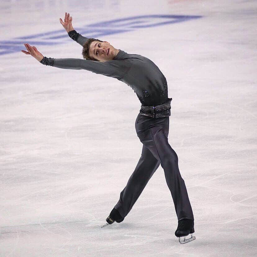 ジェイソン・ブラウンさんのインスタグラム写真 - (ジェイソン・ブラウンInstagram)「✨🥈🇺🇸✨ #SkateAmerica • Beyond grateful for all the love and support this week! Proud to win a medal for #TeamUSA here in Las Vegas! いつも、おうえんをありがとう！つぎのイベントはNHK杯です！🔜🇯🇵」10月21日 16時19分 - jasonbskates