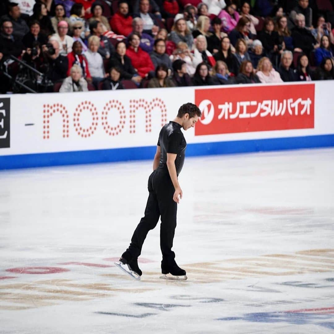 ジェイソン・ブラウンさんのインスタグラム写真 - (ジェイソン・ブラウンInstagram)「✨🥈🇺🇸✨ #SkateAmerica • Beyond grateful for all the love and support this week! Proud to win a medal for #TeamUSA here in Las Vegas! いつも、おうえんをありがとう！つぎのイベントはNHK杯です！🔜🇯🇵」10月21日 16時19分 - jasonbskates