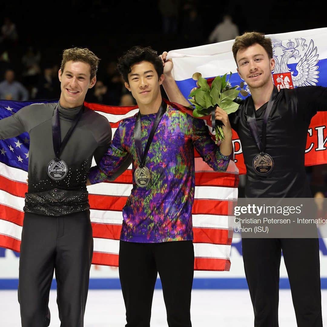 ジェイソン・ブラウンのインスタグラム：「✨🥈🇺🇸✨ #SkateAmerica • Beyond grateful for all the love and support this week! Proud to win a medal for #TeamUSA here in Las Vegas! いつも、おうえんをありがとう！つぎのイベントはNHK杯です！🔜🇯🇵」