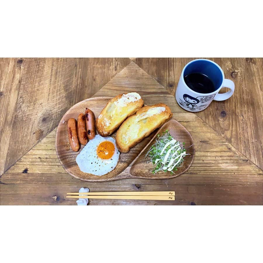 栗原恵さんのインスタグラム写真 - (栗原恵Instagram)「🌰 今朝の簡単#めぐご飯🌰 ・ ・ 最近お家を空けがちで なかなかお家ご飯ができなかったけど ・ ・ 久しぶりにゆっくり幸せな時間♡ ・ ・ #breakfast #トマト欲しかったな🙄🍅」10月21日 16時28分 - megumi_kurihara_official