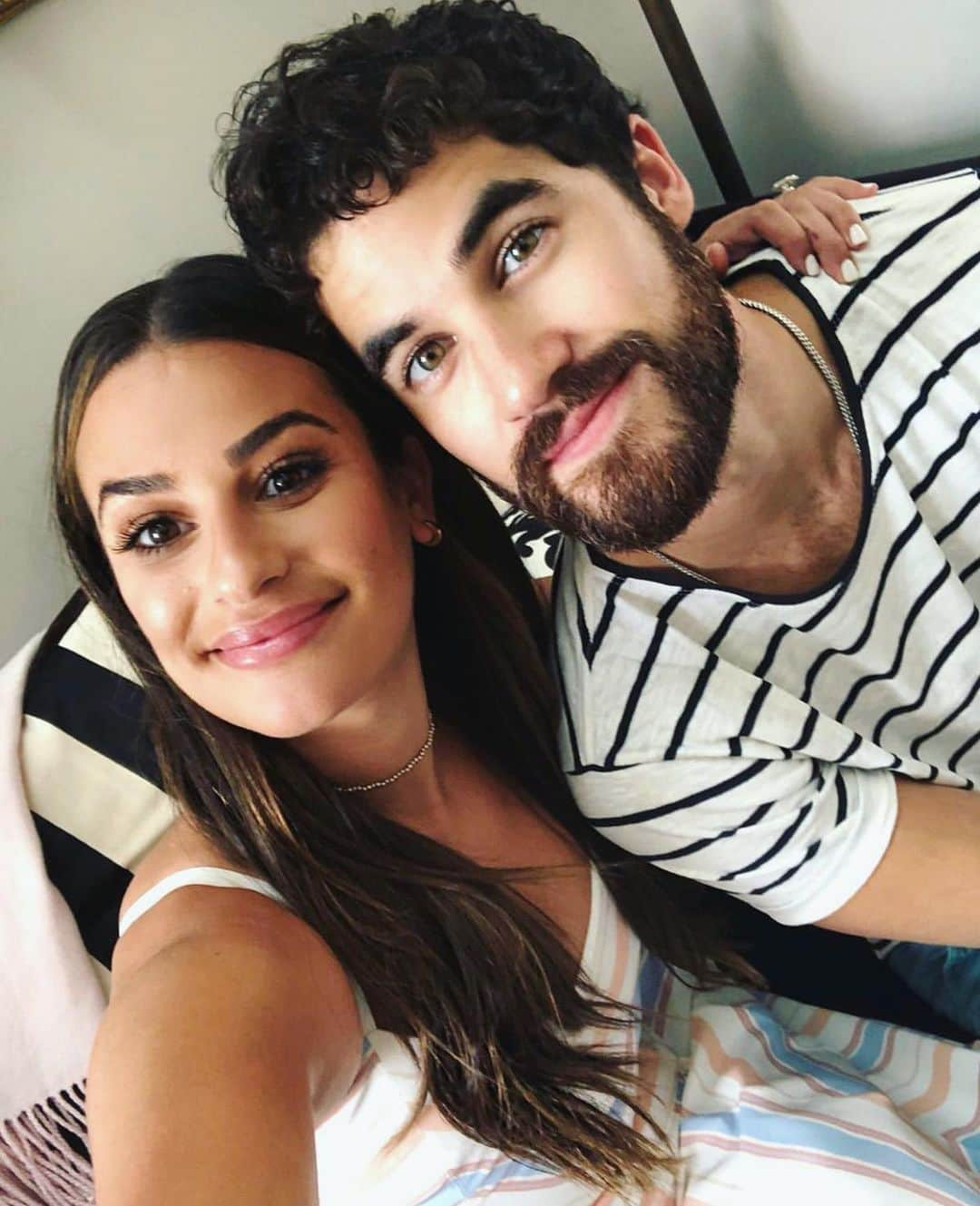 リア・ミシェルさんのインスタグラム写真 - (リア・ミシェルInstagram)「Starting off the week with a @darrencriss selfie because today’s countdown track is our song “White Christmas”. Link in my stories to hear more about the song 🎶💿 4 more days! #ChristmasInTheCity」10月22日 2時20分 - leamichele