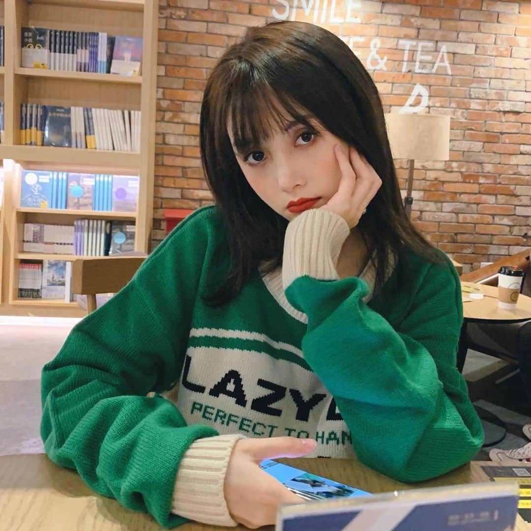 夏美のインスタグラム：「black hair~」