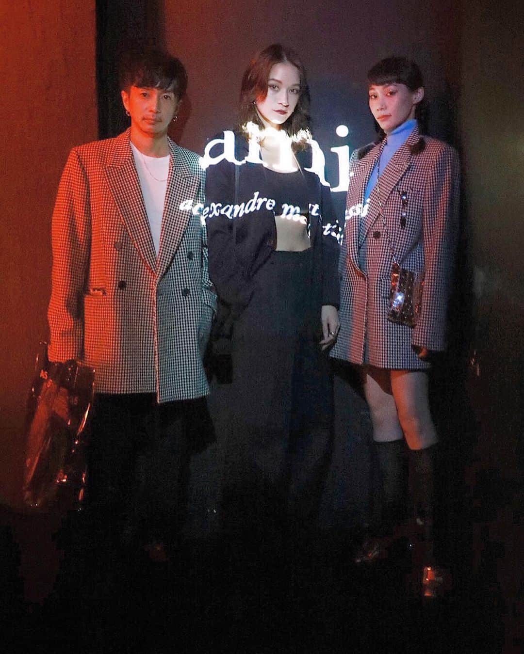 大森美知さんのインスタグラム写真 - (大森美知Instagram)「@amiparis  fashion neon night♥️🇫🇷 jacket & wide pants…ami♥️ #amitokyoparty #amialexandremattiussi #tokyo #fashionnight」10月21日 18時35分 - michi_oomori_official