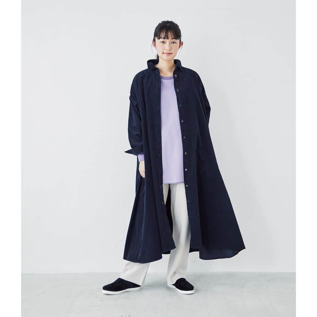 niko and ...さんのインスタグラム写真 - (niko and ...Instagram)「. 【着回しアイテム▶▶シャツワンピース】 . 一枚でワンピースとして着ても、羽織としても決まる万能アイテムです。足首が覗く着丈で、シンプルながら抜け感があり、女性らしい着回しにオススメ！ 合わせのアイテムをカラーであそんで、メリハリをつけましょう。 . 「#ニコフク。」は男女交互に5日毎で着回し術をご紹介。 @nikoand_official のストーリーズで毎日配信をしていますので是非チェックを！ . .  #nikoand #ニコアンド #であうにあう #styleeditorialbrand #uni9uesenses  #everyday_nikofuku #ニコフク #シャツワンピコーデ #阿部朱梨」10月21日 19時03分 - nikoand_official