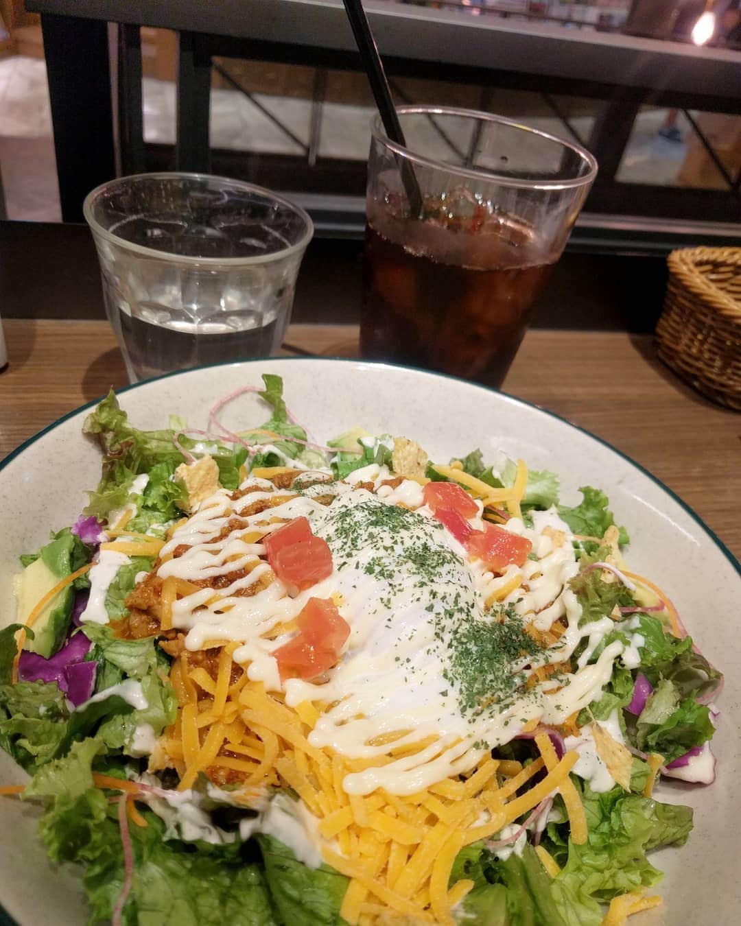 越中睦士のグルメインスタ