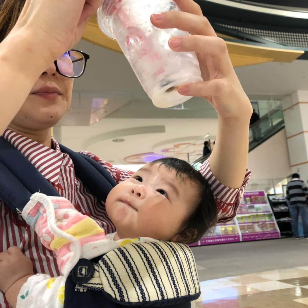 市原佑梨のインスタグラム：「娘氏タピオカに夢中 タピタピタピ⚫︎⚫︎⚫︎⚫︎⚫︎⚫︎⚫︎⚫︎⚫︎⚫︎⚫︎⚫︎⚫︎」