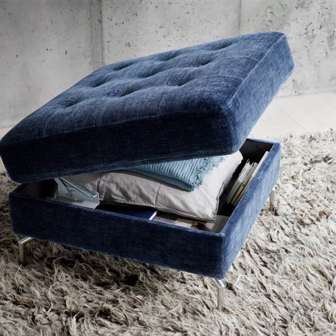 BoConceptさんのインスタグラム写真 - (BoConceptInstagram)「Clever functionality day and night.  #OsakaSofaBed #DeepBlue #WeLoveNew #NewCollection #2020collection #DanishDesign #BoConcept」10月21日 19時33分 - boconcept_official