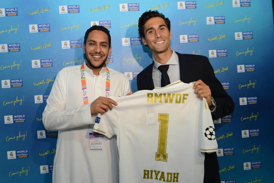 アルバロ・アルベロアさんのインスタグラム写真 - (アルバロ・アルベロアInstagram)「Grand Opening of ‘Real Madrid World of Football Experience’ in Riyadh this weekend.  @realmadridwof is an amazing and fun exhibition and it’ll be in Saudi Arabia during next months. You can see many of our trophies, learn of our success and enjoy with a digital and physical interactive football experience like no other. Thanks to our saudi fans for your hospitality and support. Don’t miss out!  #rmwof #realmadridwof #ComePlay ⚽️🇸🇦」10月21日 19時34分 - arbeloa