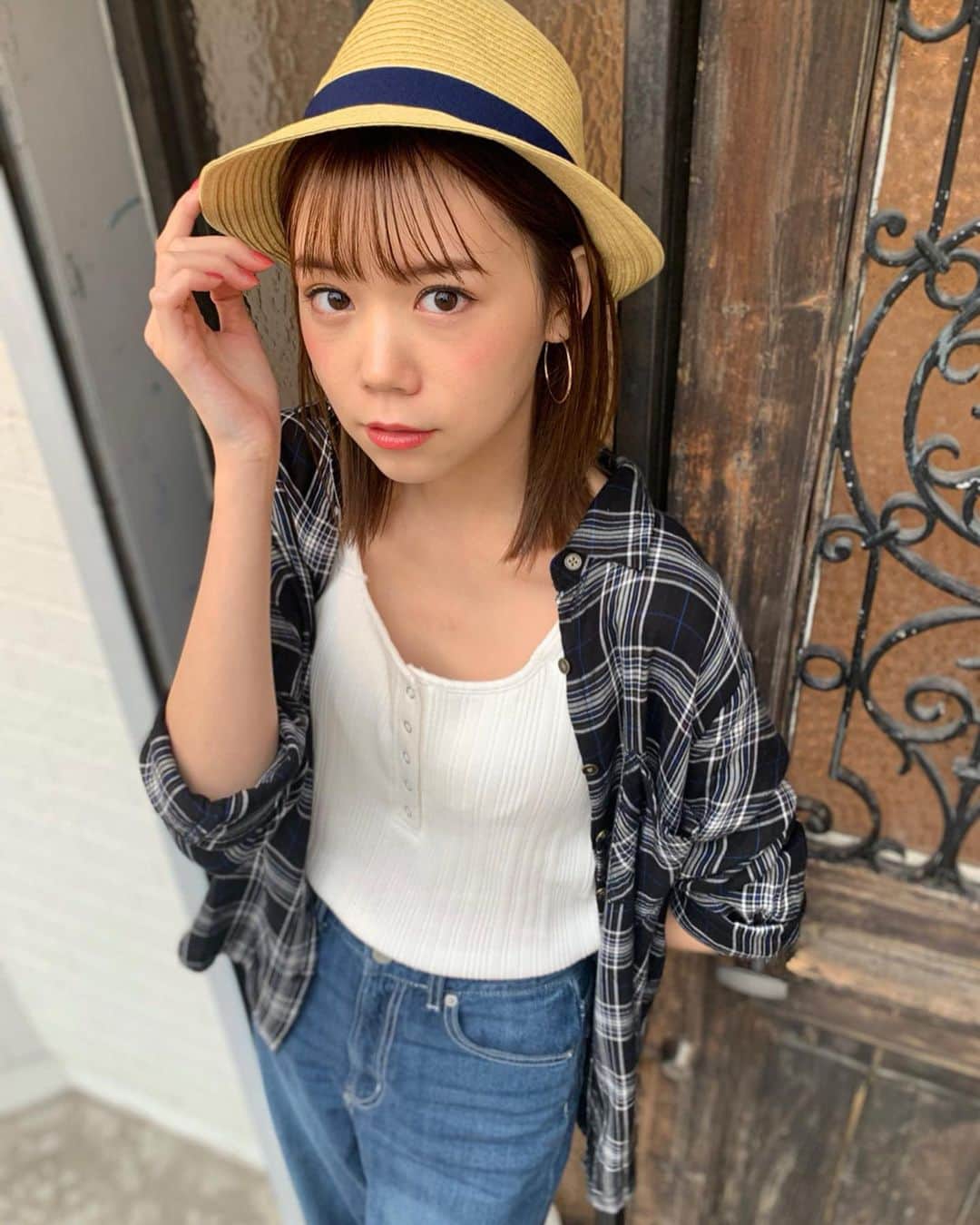 千田麻実のインスタグラム：「OZOCの2020s/s撮影でした。⠀ オフショットです🥰⠀ もう春夏の撮影です！早いね！楽しかった〜〜⠀」