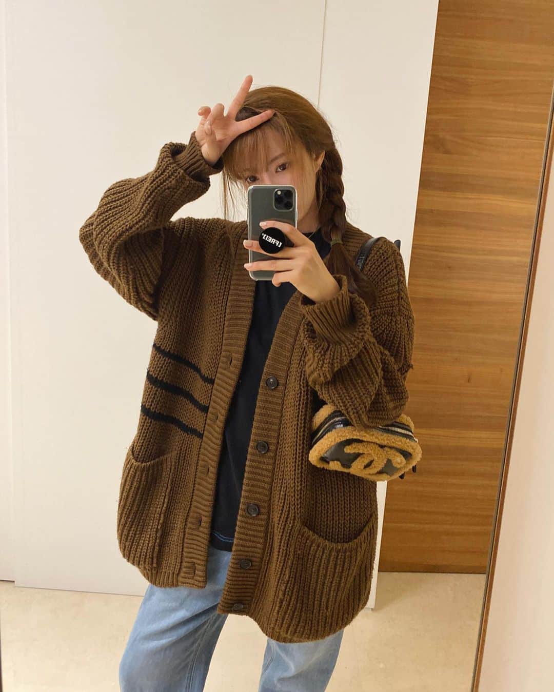 ヒョミン さんのインスタグラム写真 - (ヒョミン Instagram)「Me with CC✿」10月21日 19時41分 - hyominnn
