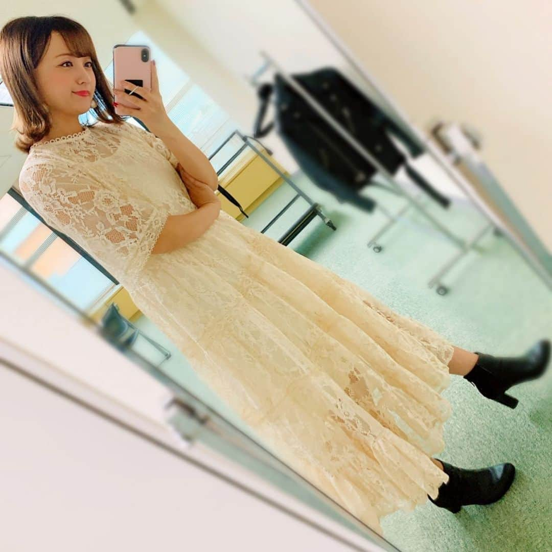 小松彩夏さんのインスタグラム写真 - (小松彩夏Instagram)「改めまして...私が応援大使を務めさせて頂いていた『仙台アニメフェス』無事に終わりました😊✨﻿ ﻿ 来てくださった皆さん﻿ ありがとうございました‼️﻿ ﻿ お手紙やお花も嬉しかったです💐✨﻿ ﻿ 会場で見かけて声を掛けてくださった皆さんも、ありがとうございました😊✨﻿ ﻿ 普段プライベートでもよくいく地元からも近い仙台で、こうしてお仕事出来ることが本当に嬉しいし、幸せなことだなぁと改めて感じました☺️💕﻿ ﻿ ﻿ 昨日の着ていた衣装は @_ruruofficial_  です👗﻿ 白のレースが可愛くてお気に入りです💓﻿ ﻿ #仙台アニメフェス#応援大使#アニメフェス#仙台#東北#夢メッセみやぎ#夢メッセ#ありがとう」10月21日 19時55分 - official_ayaka_502