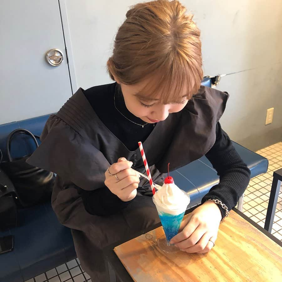 江野沢愛美さんのインスタグラム写真 - (江野沢愛美Instagram)「大好きなクリームソーダだよ」10月21日 19時57分 - enosawa_manami