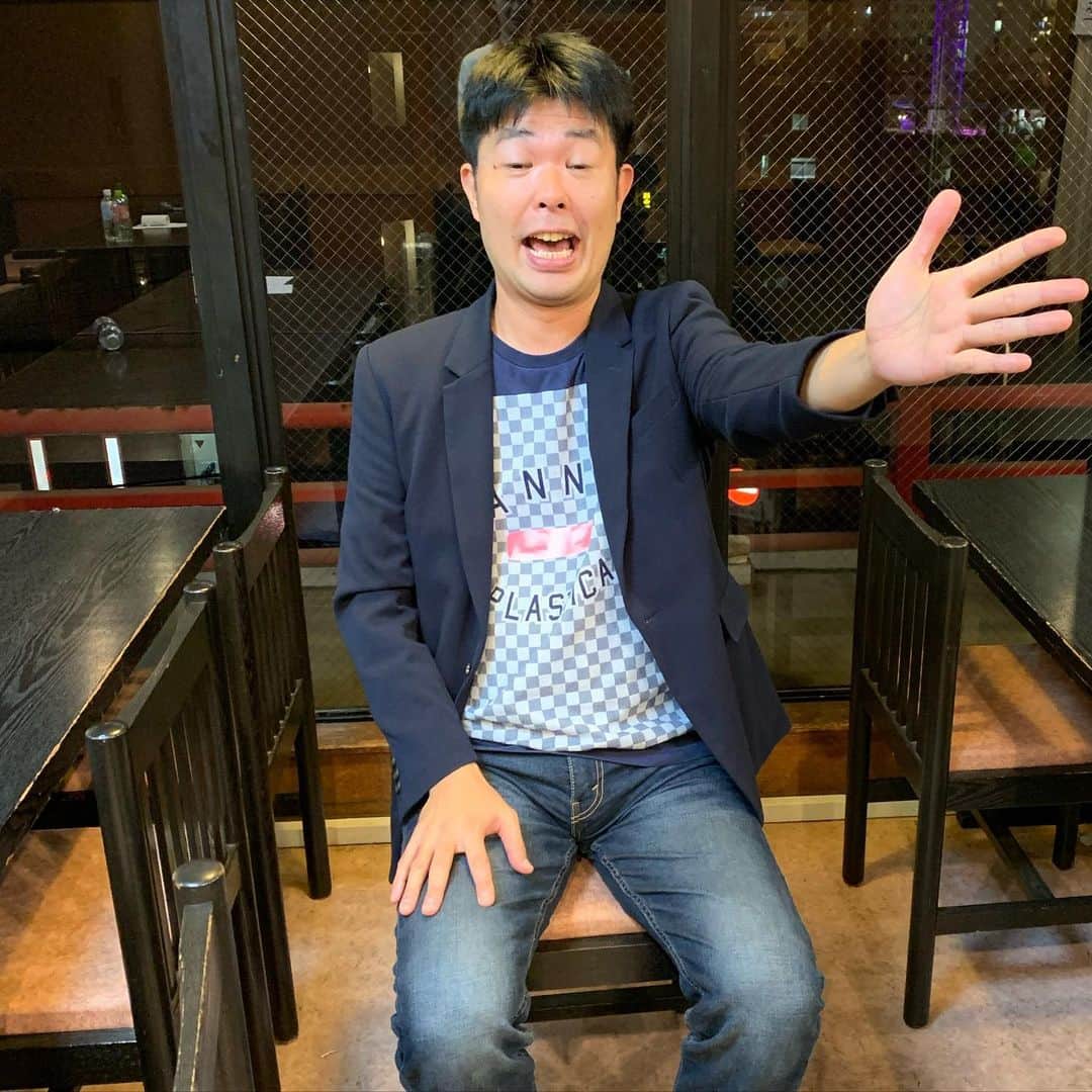 西川晃啓のインスタグラム：「気絶ゴロゴロ会館  久々に浅草ゴロゴロ会館で仕事して気絶  #あるある探検隊#レギュラー#気絶#気絶の日々#ギャグ#M-1#グランプリ#2回戦#MC#浅草#ゴロゴロ会館#シード組#登場#平日#開演からネタ#最後まで#満席#漫才」
