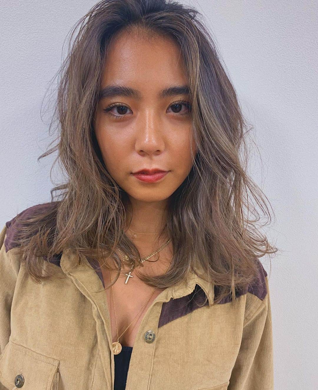 のインスタグラム：「今年最後のカキモトセミナー🥳💖 今年も色んなところに行ってたくさん美味しいもの食べてたくさん可愛い髪型にしてもらいました🤩💘私は高校生の頃からカキモトさんでしか染めてないよ🤤🖤 適当な私でもこんな完璧な可愛い髪の毛に仕上がるのは本当に最強✌︎♡ いつもいつもありがとうございますっ」