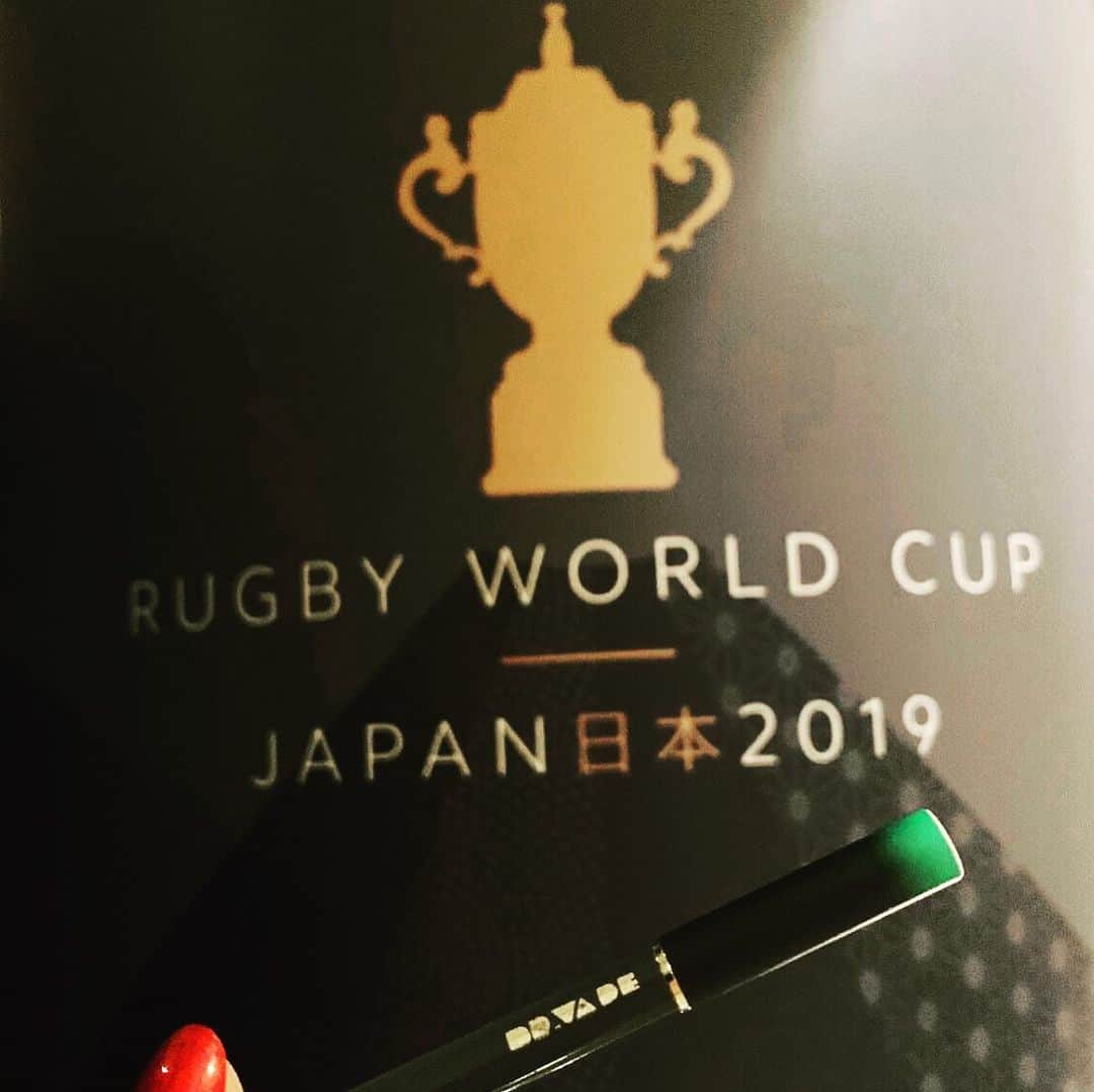 DR.VAPEさんのインスタグラム写真 - (DR.VAPEInstagram)「感動をありがとう。 Dr.VapeはRugby World Cupを応援しています。 日本はもちろんのこと世界中のチームの選手たちの一生懸命さ、直向きに頑張る姿に魅了されました🏉 スポーツって素晴らしい✨ * * #DRVAPE#VAPE#RugbyWorldCup2019#Rugby#WorldCup#Tokyo#travelgram#traveltotheworld#instagood#travel#ドクターベープ#べイプ#ラグビーワールドカップ#東京#思い出#旅行#タビジ#健康#旅好きな人と繋がりたい#禁煙#禁煙グッズ#タバコ#禁煙したい#旅好き#ラグビー#スポーツ#感動」10月21日 20時20分 - dr.vape_official
