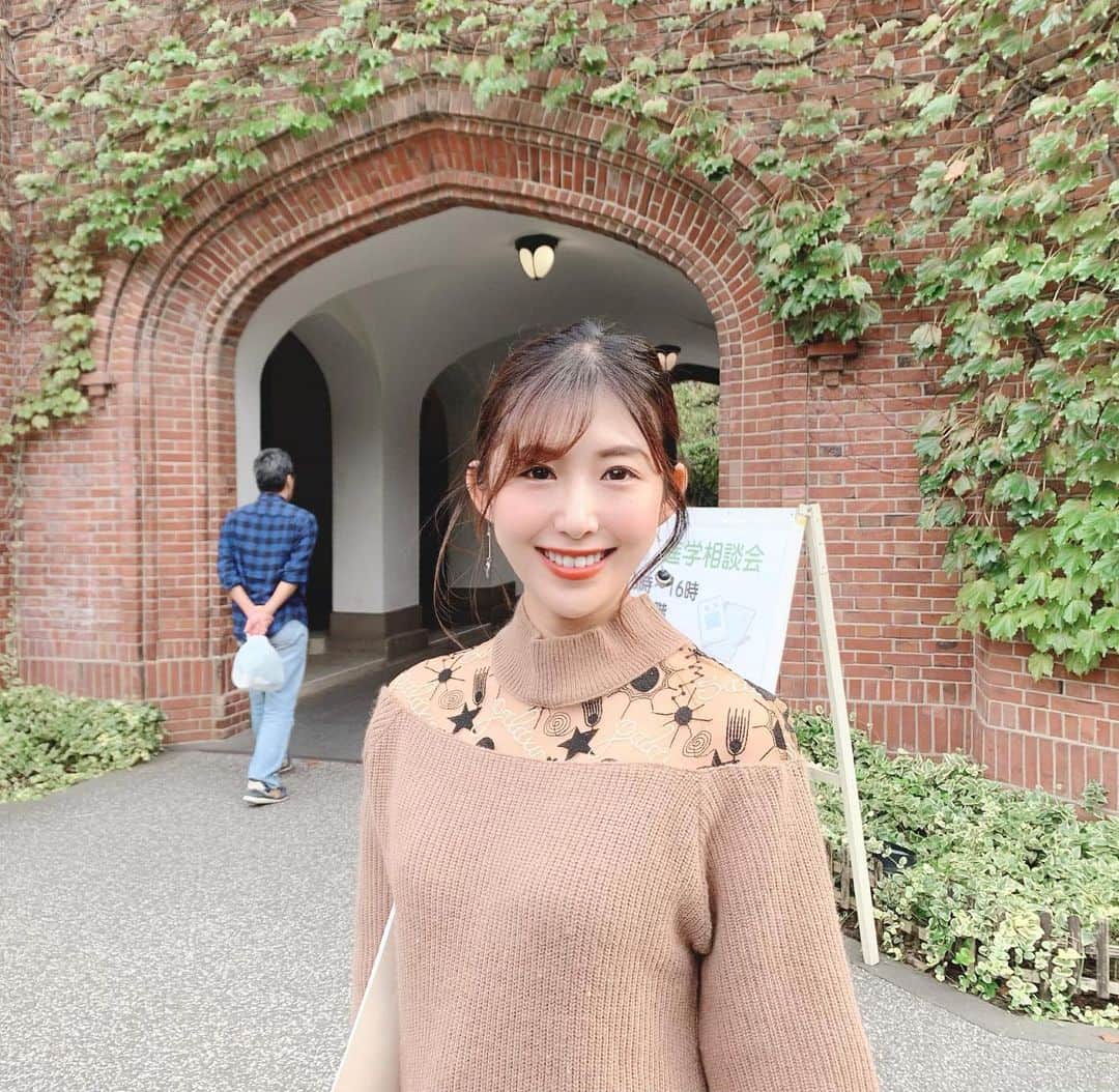 千代田唯さんのインスタグラム写真 - (千代田唯Instagram)「母校の立教大学ホームカミングデーに行ってきました✨ 久しぶりの教室が懐かしくて…♡大学はいい思い出ばっかり☺️ 法学部って言うとなぜかびっくりされることが多いけど、何かあったらいつでも相談してくださいね〜🐰💗 #立教大学 #ホームカミングデー  #池袋大好き人間  #法学部 #佐野元春　さんライブ観たかった😭💗 #gracecontinental」10月21日 20時55分 - chiyodayui0920