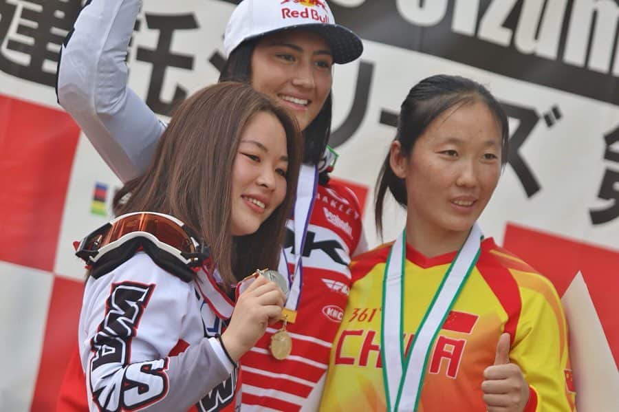 丹野夏波のインスタグラム：「Got 2nd place at Osaka International 🥈 I really enjoyed racing with some world’s best riders in front of the home crowd here in Japan🇯🇵 Thank you @ircbike_official @analyticbmx for supporting! Now time to rest and ready for the off-season!🙌🏻 . 大阪国際は2位でフィニッシュ！海外のトップライダー達と日本でレースができてすごく楽しかったです！ サポートしてくださった @ircbike_official 、応援してくださった皆さんありがとうございました！！ これから少し日本で休んでオフシーズンに入ります😎 . #irctire #wiawis #kabuto #oakley #maviccycling #faith #bmxshopcave #kmcchain #aminovital #agressivedesign #wakos #hakuhogirlsschool . . Photo: @kazu18kazu」