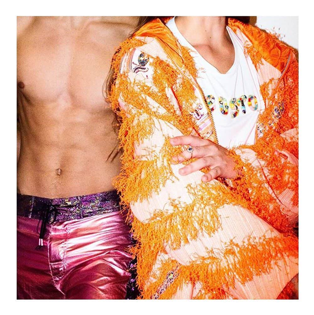 のインスタグラム：「The show must go on 🧨」