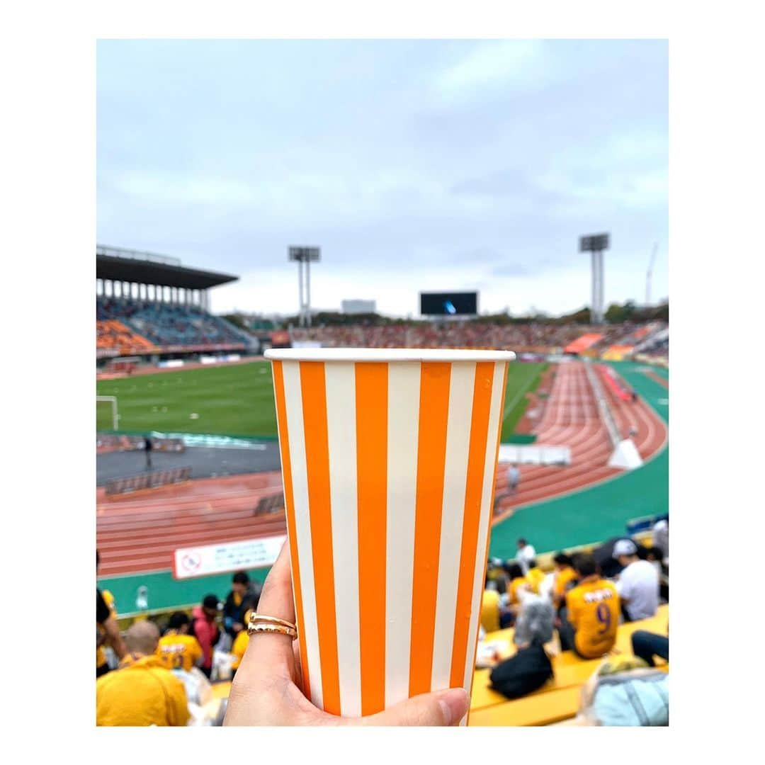 峰麻美さんのインスタグラム写真 - (峰麻美Instagram)「💛＋3💙  #soccer #football #jleague #j1 #vegalta #grampus  #サッカー #jリーグ #ベガルタ仙台 #名古屋グランパス #サッカー好き女子 #ベガサポ #beer #ilovebeer #beerstagram #ビール #ビール党 #ビール部 #ビアスタグラム #ビール女子 #ビール好き女子 #ビールクズ #クズ活 #居酒屋すたじあむ名古屋店」10月21日 21時34分 - asaaaaami.0702