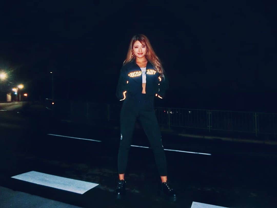 鈴木まりなさんのインスタグラム写真 - (鈴木まりなInstagram)「@nerdunit.jp   ACTIVE CROP JACKET ACTIVE SPORTS BRA GLOBE LEGGINGS   #dj #girlsdj #femaledj #asiandj #Japanesedj #djlife #djingismylife #djinglife #djlifestyle」10月21日 21時46分 - marina_suzuki_official