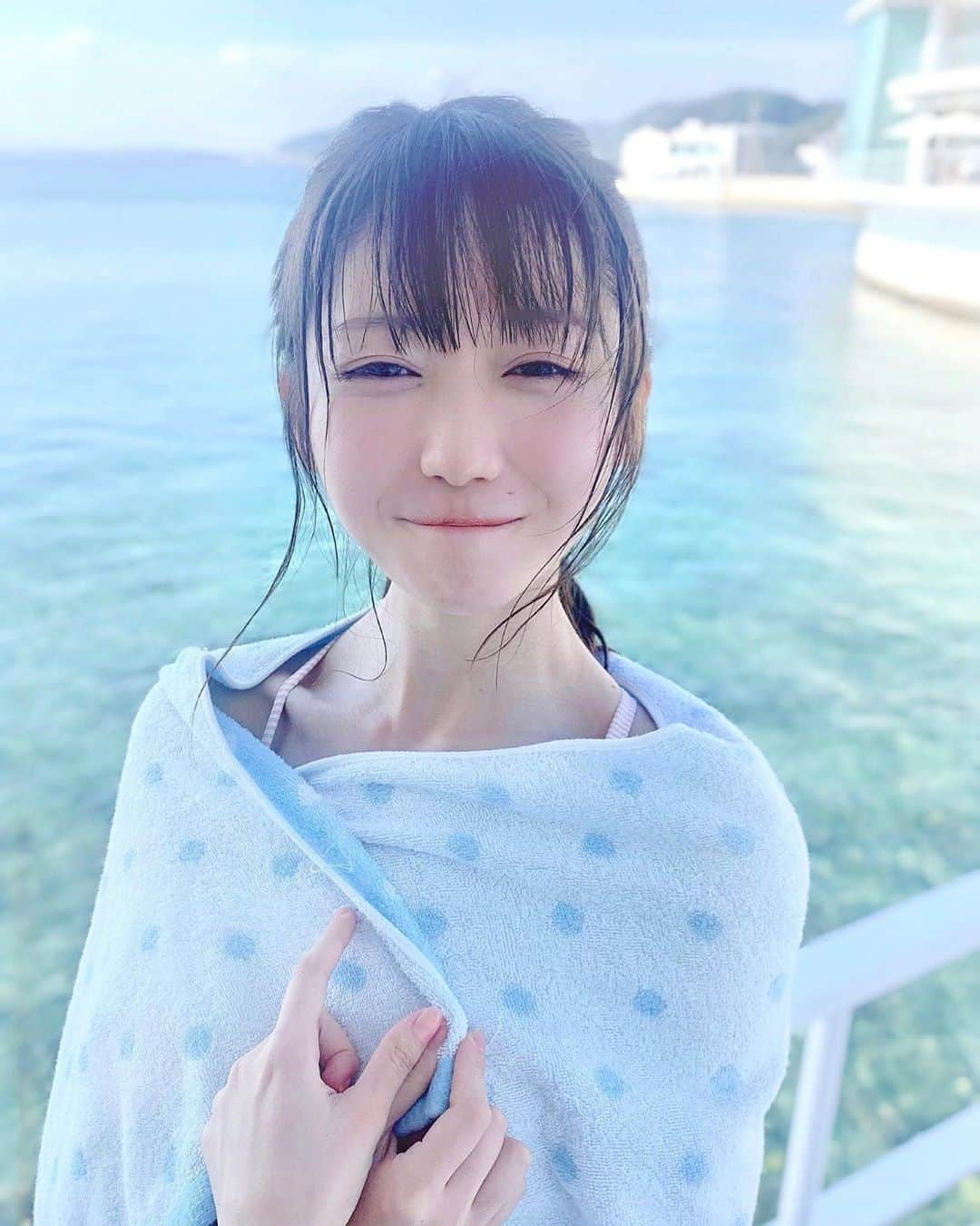 大谷映美里さんのインスタグラム写真 - (大谷映美里Instagram)「🐠🐚🐠🐚 ㅤㅤㅤㅤㅤㅤㅤㅤㅤㅤㅤㅤㅤ #週刊プレイボーイ 発売日です💕 水に濡れちゃったー。のオフショット…🤒 ㅤㅤㅤㅤㅤㅤㅤㅤㅤㅤㅤㅤㅤ ノイミーのさやちゃんと2人でグラビア🏄🏻‍♀️ 楽しく撮影していただきました〜✨ ㅤㅤㅤㅤㅤㅤㅤㅤㅤㅤㅤㅤ 雑誌掲載のたび、げっと報告や感想 ほんとうに ありがとう！とっても嬉しいです♡ ㅤㅤㅤㅤㅤㅤㅤㅤㅤㅤㅤㅤㅤ」10月21日 22時10分 - otani_emiri