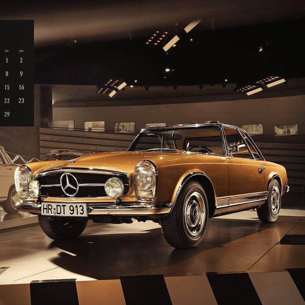 メルセデス・ベンツさんのインスタグラム写真 - (メルセデス・ベンツInstagram)「Legendary designs, pioneering technology and bright silver stars - all united in the amazing pics of the Mercedes-Benz Classic Calendar 2020. To get the Mercedes-Benz 230 SL out of the Museum and onto your wall tab the item!  @mercedesbenzmuseum #MBclassic #wallpaper #calendar2020 #MercedesBenz #mercedesbenzclassic #ClassicCar #Car #Carsofinstagram #InstaCar #DreamCar #MBCar #Classic #daimler #photography #goodtimes #backinthedays #performance #thebestornothing」10月21日 22時23分 - mercedesbenz