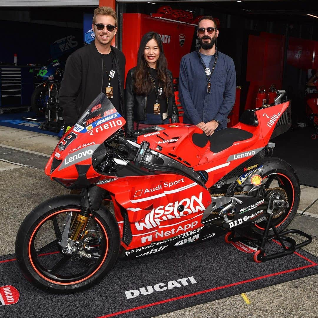 MotoGPさんのインスタグラム写真 - (MotoGPInstagram)「That  #JapaneseGP 🇯🇵 atmosphere 😍 // Swipe left ⬅️ to check out how you could enjoy a #MotoGP weekend with the #MotoGPVIPVillage Experience 🤩 #VIP #ThePlaceToBe #VIPExperience #BestViews #PaddockLife #VIPPass #VIPVillage」10月21日 22時25分 - motogp