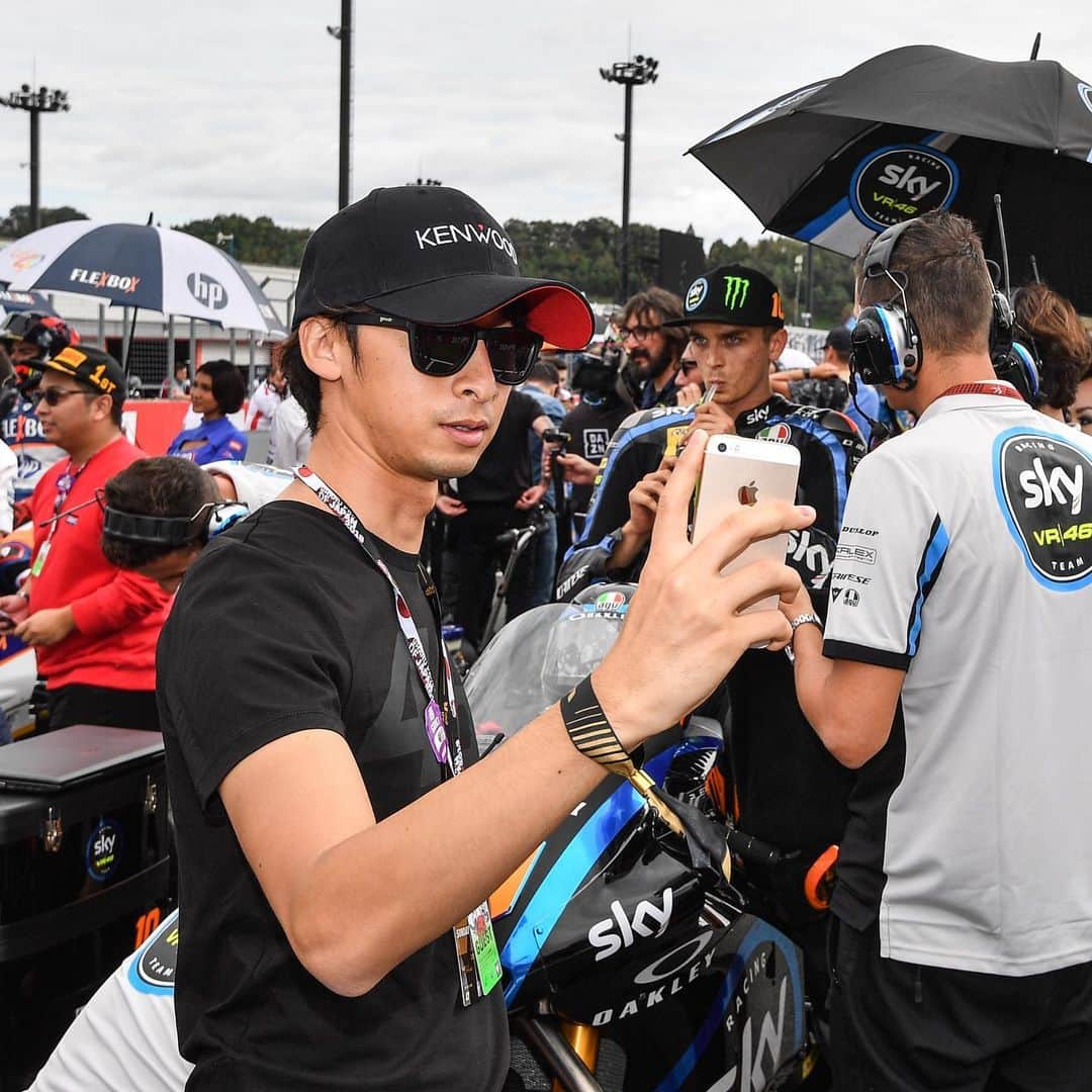 MotoGPさんのインスタグラム写真 - (MotoGPInstagram)「That  #JapaneseGP 🇯🇵 atmosphere 😍 // Swipe left ⬅️ to check out how you could enjoy a #MotoGP weekend with the #MotoGPVIPVillage Experience 🤩 #VIP #ThePlaceToBe #VIPExperience #BestViews #PaddockLife #VIPPass #VIPVillage」10月21日 22時25分 - motogp