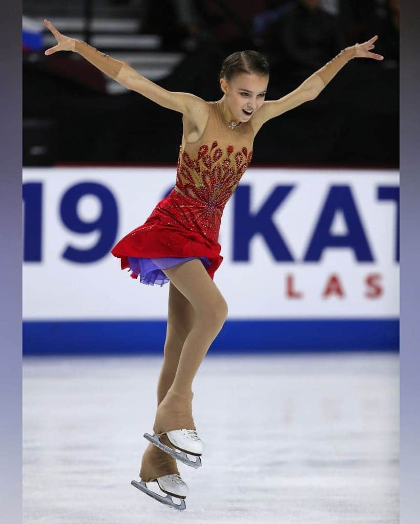 ISUグランプリシリーズさんのインスタグラム写真 - (ISUグランプリシリーズInstagram)「Final Results for the Ladies at Skate America: 🥇 @anna__shcherbakova_ 🇷🇺 - 🥈 @bradietennell 🇺🇸 - 🥉 @liza_tuktik 🇷🇺 - --- #GPFigure #FigureSkating」10月21日 22時38分 - isufigureskating_x